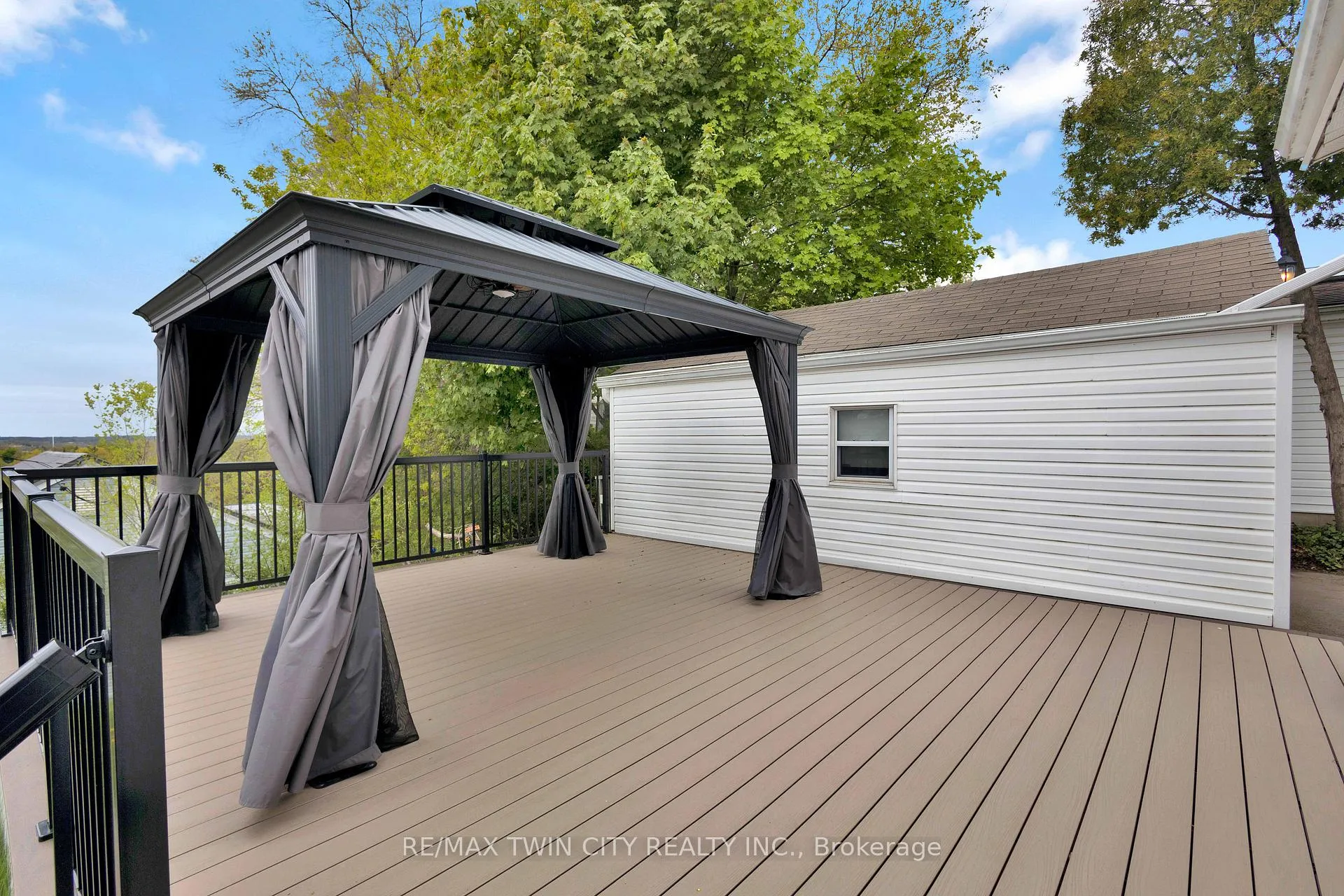 Photo 37 of 140 Terrace Hill Street, Brantford — HOMEH