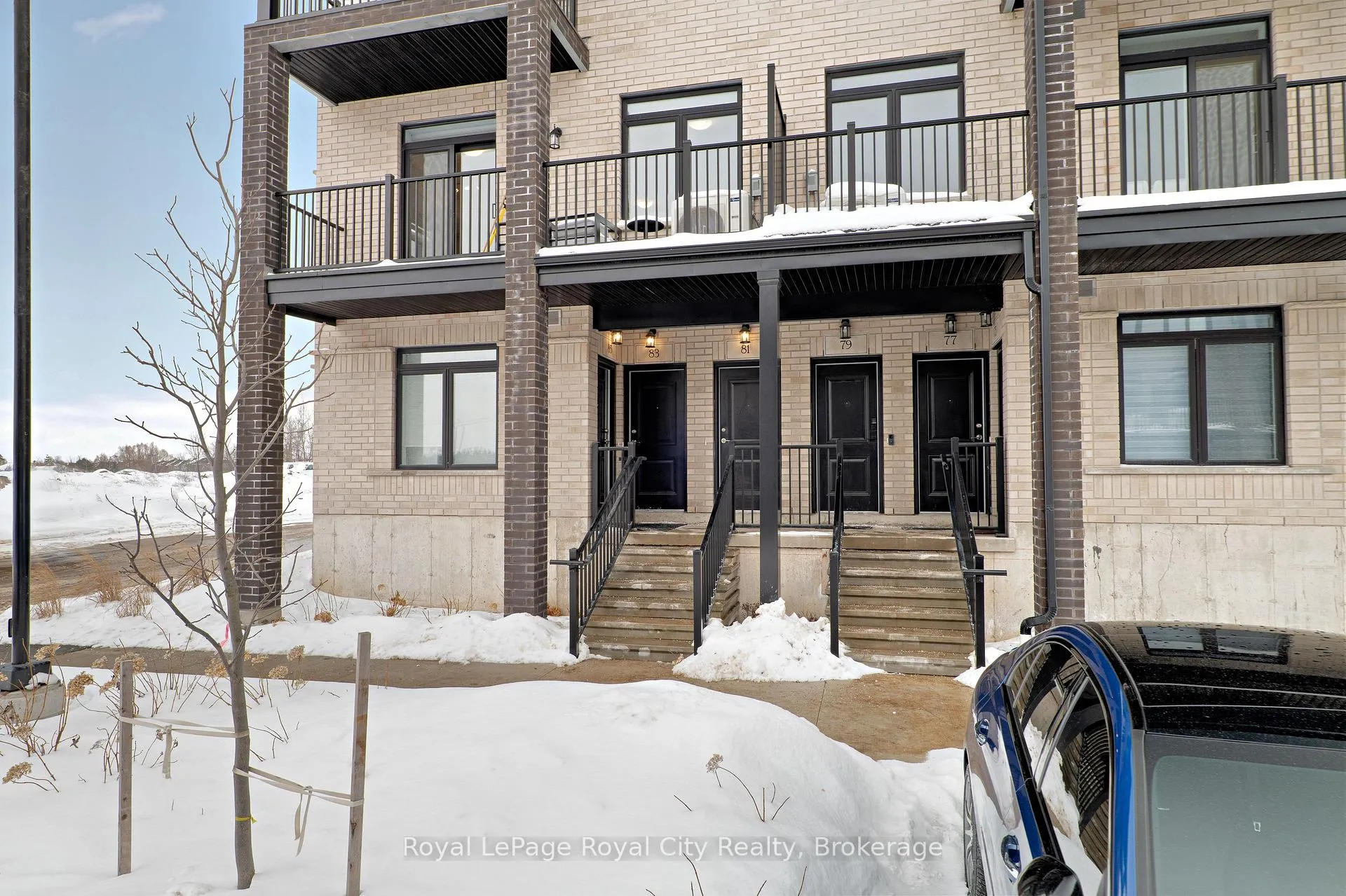 Photo 2 of 83 Thatcher Drive, Guelph, Kortright East — HOMEH