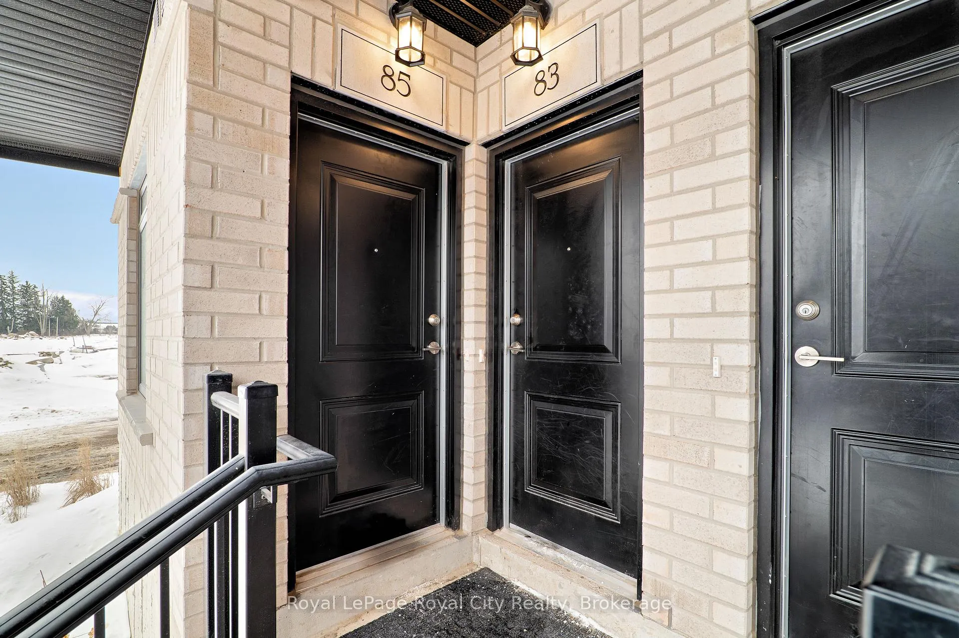 Photo 3 of 83 Thatcher Drive, Guelph, Kortright East — HOMEH