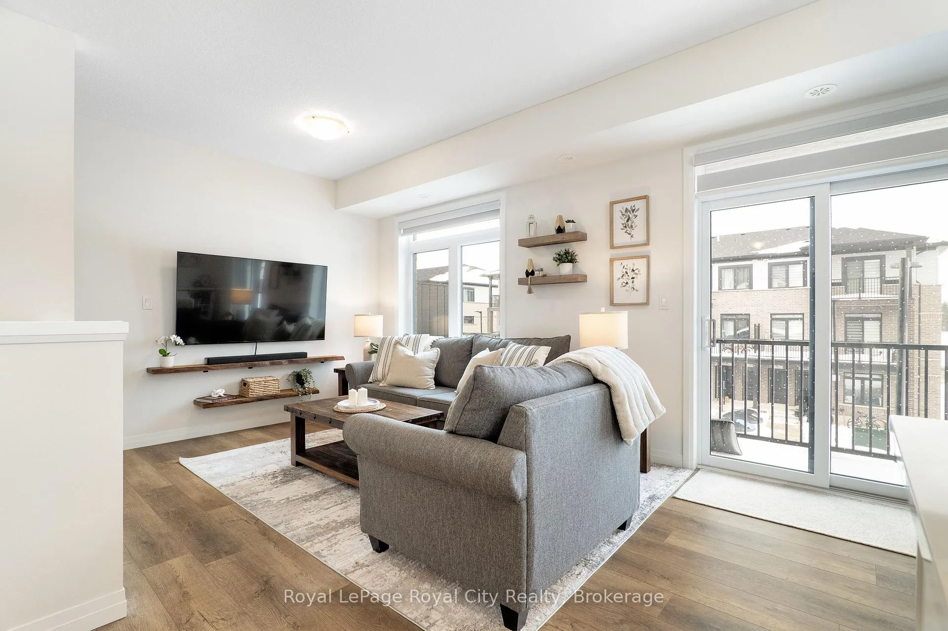 Photo 10 of 83 Thatcher Drive, Guelph, Kortright East — HOMEH