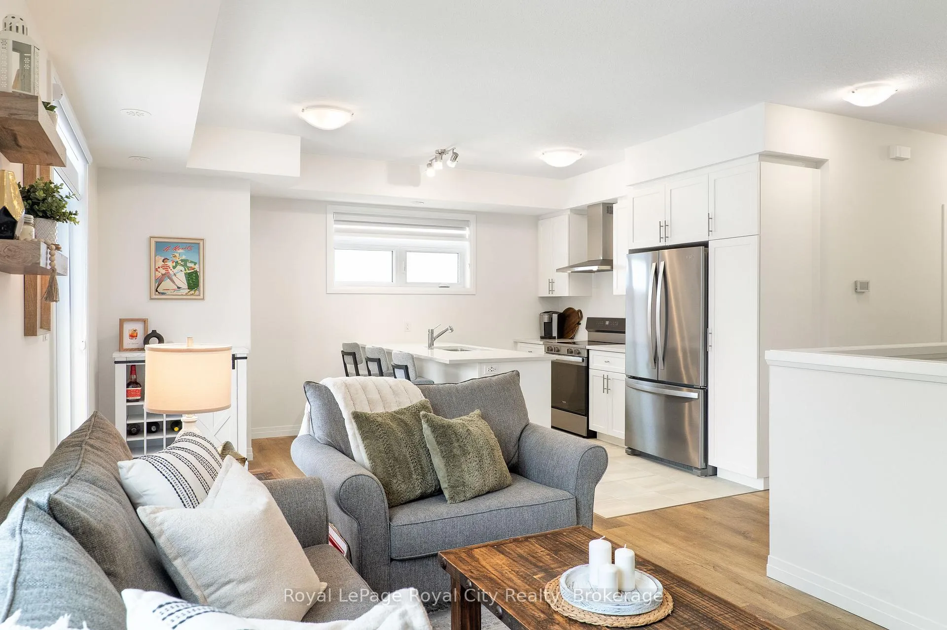 Photo 11 of 83 Thatcher Drive, Guelph, Kortright East — HOMEH