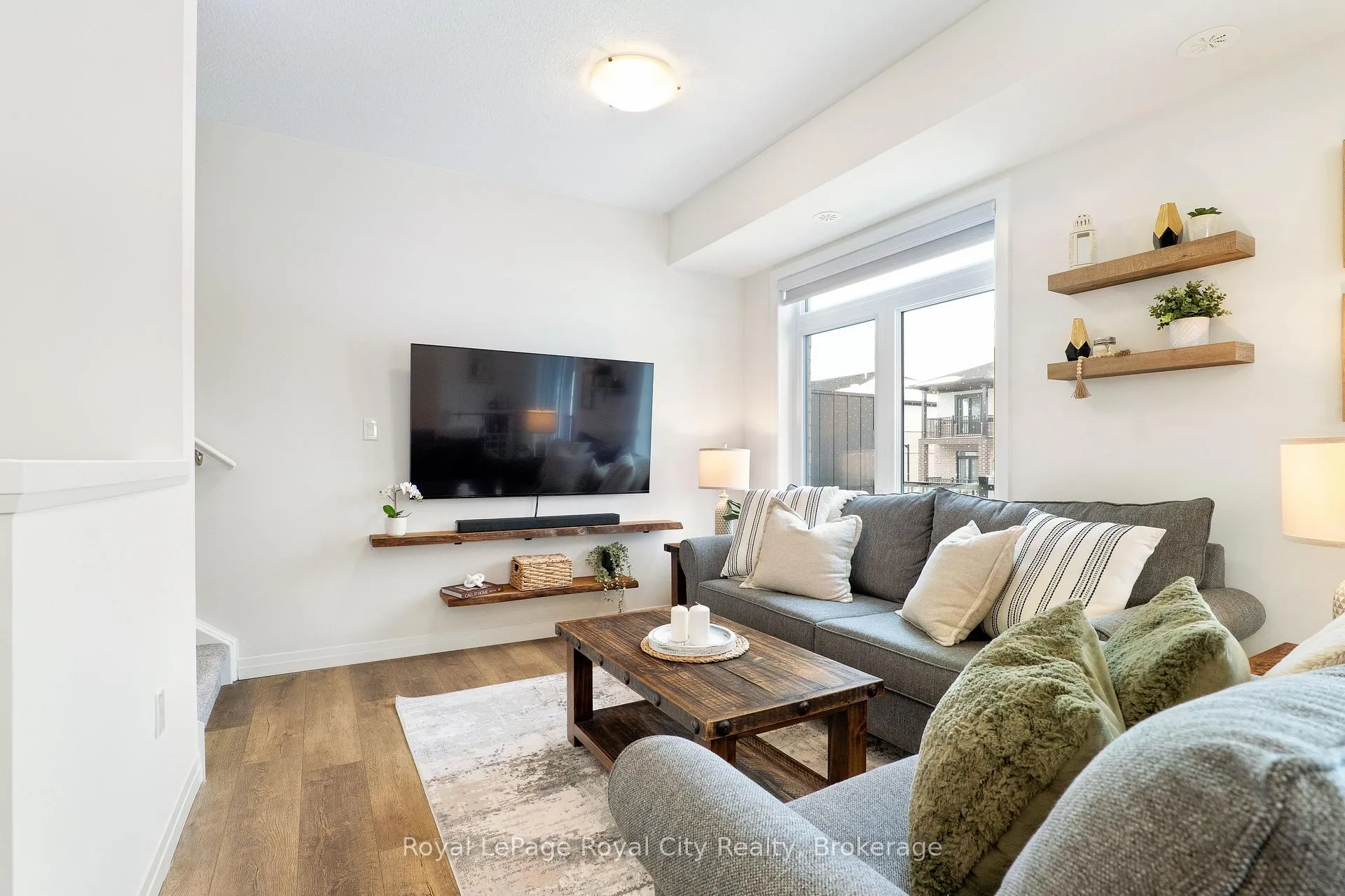 Photo 12 of 83 Thatcher Drive, Guelph, Kortright East — HOMEH