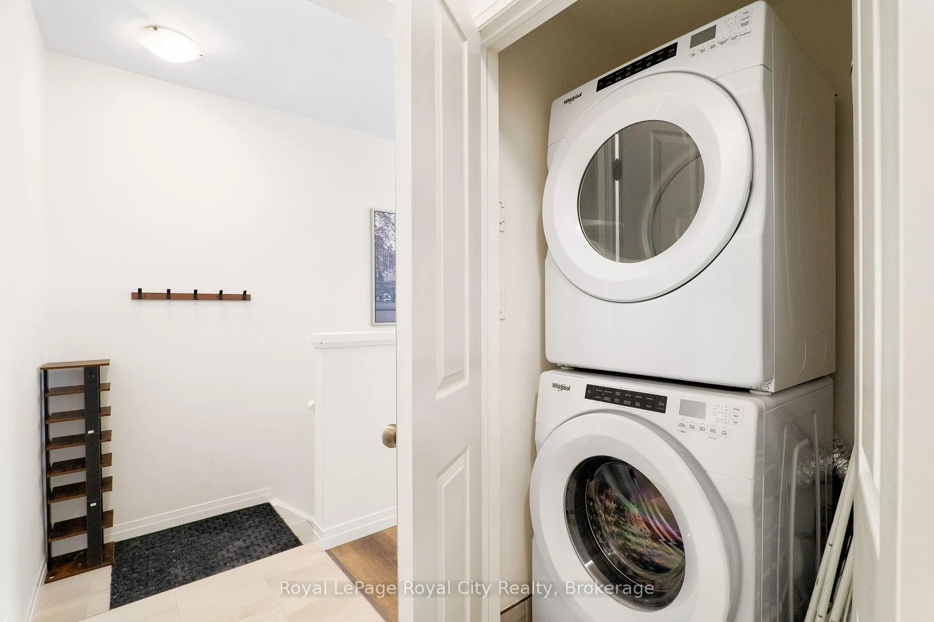 Photo 36 of 83 Thatcher Drive, Guelph, Kortright East — HOMEH