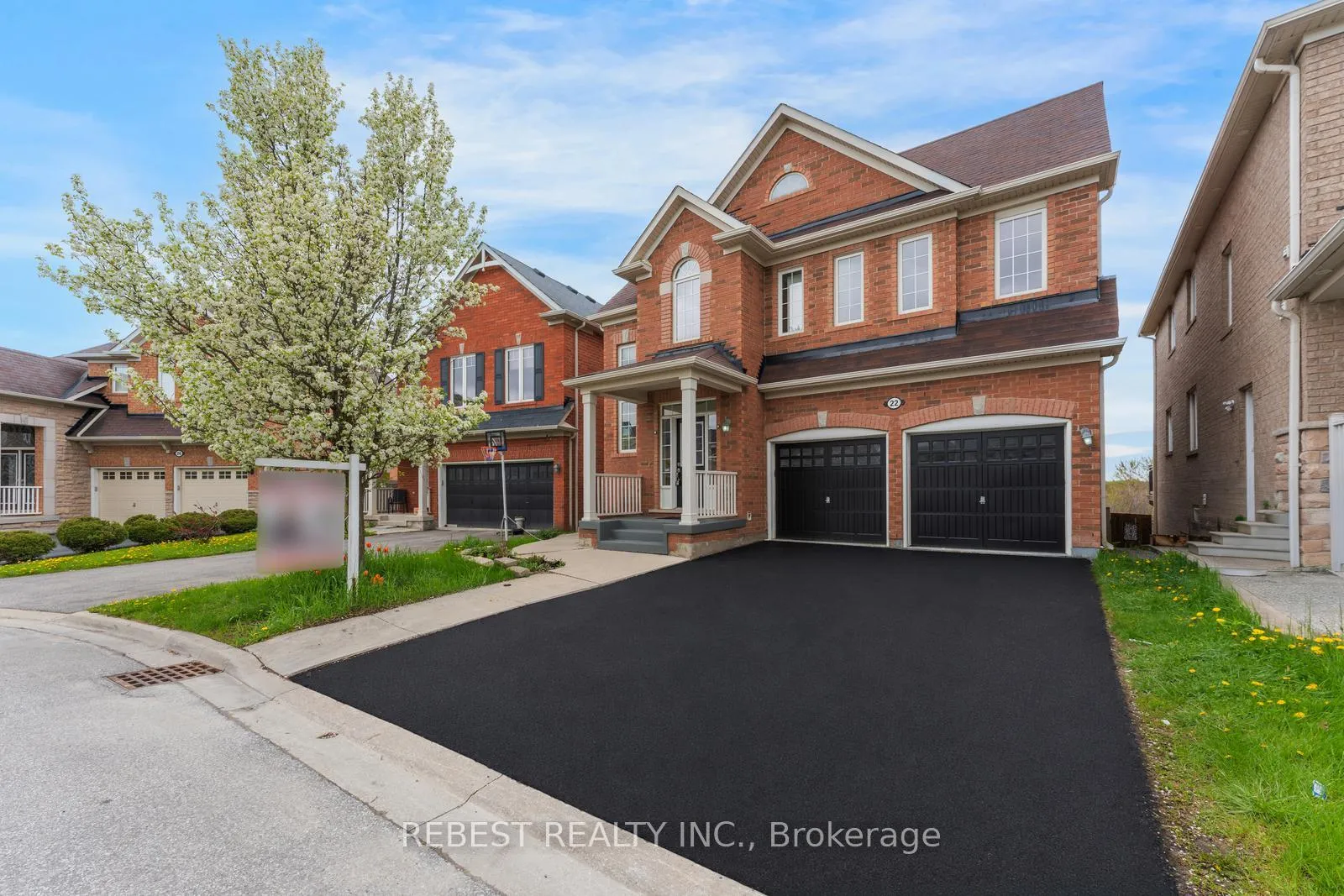 Photo 1 of 22 Birch Tree Trail, Brampton, Bram East — HOMEH