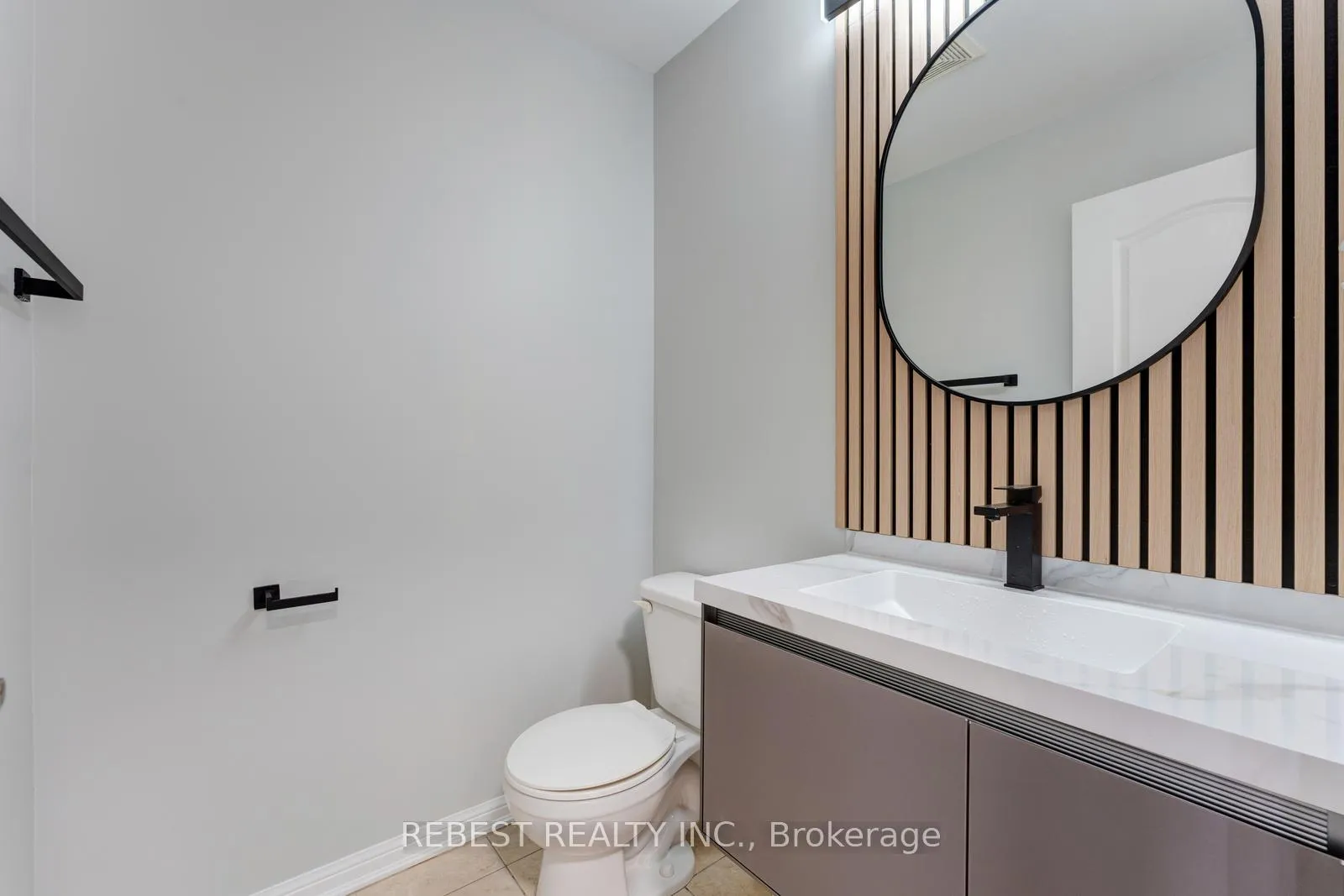 Photo 6 of 22 Birch Tree Trail, Brampton, Bram East — HOMEH