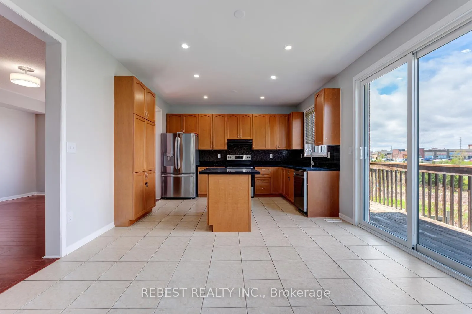 Photo 11 of 22 Birch Tree Trail, Brampton, Bram East — HOMEH