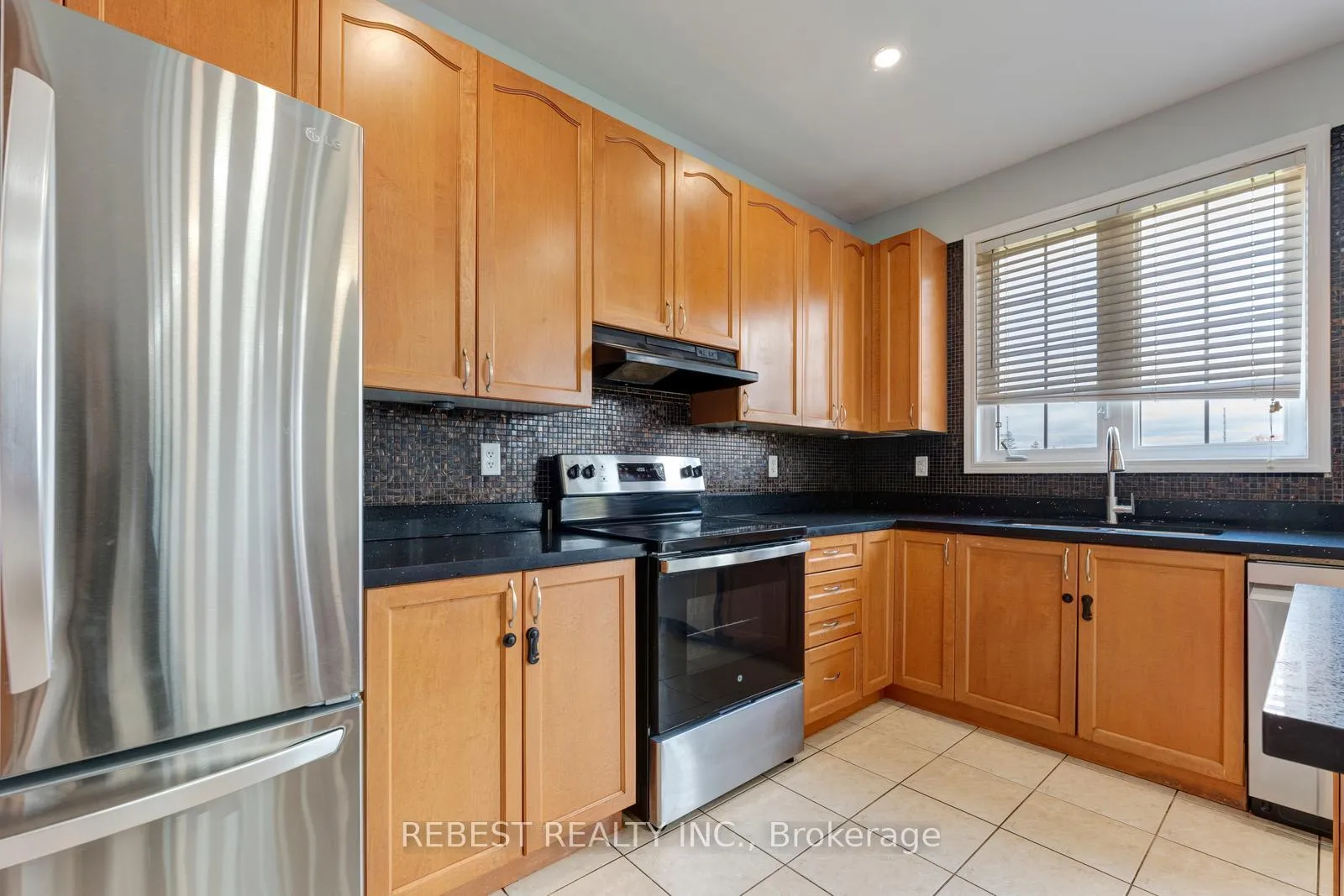 Photo 12 of 22 Birch Tree Trail, Brampton, Bram East — HOMEH