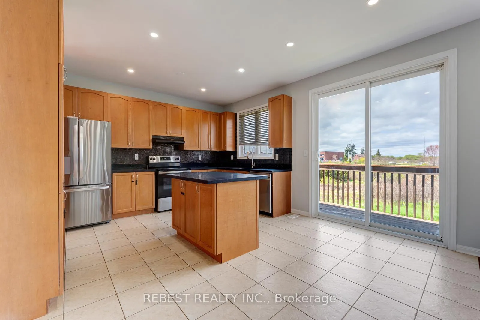 Photo 13 of 22 Birch Tree Trail, Brampton, Bram East — HOMEH
