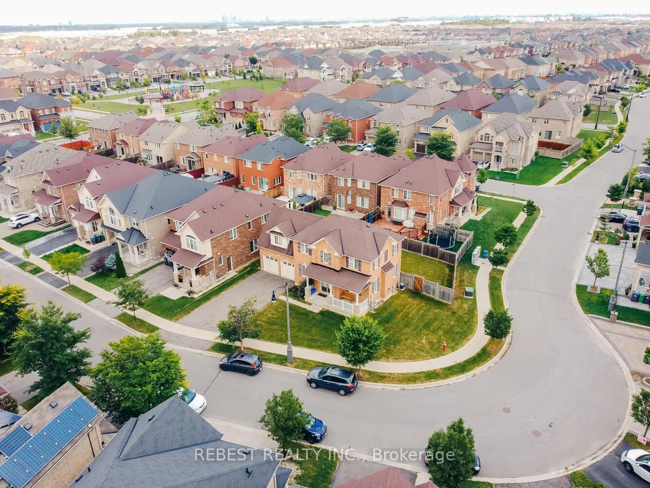 Photo 19 of 22 Birch Tree Trail, Brampton, Bram East — HOMEH