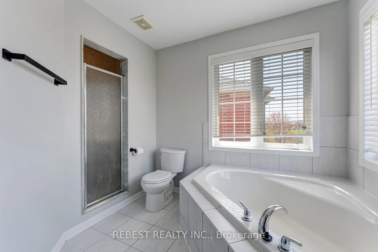 Photo 25 of 22 Birch Tree Trail, Brampton, Bram East — HOMEH