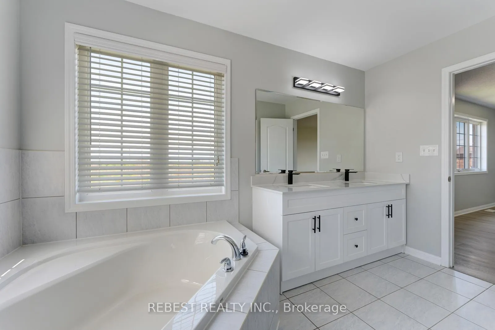 Photo 26 of 22 Birch Tree Trail, Brampton, Bram East — HOMEH