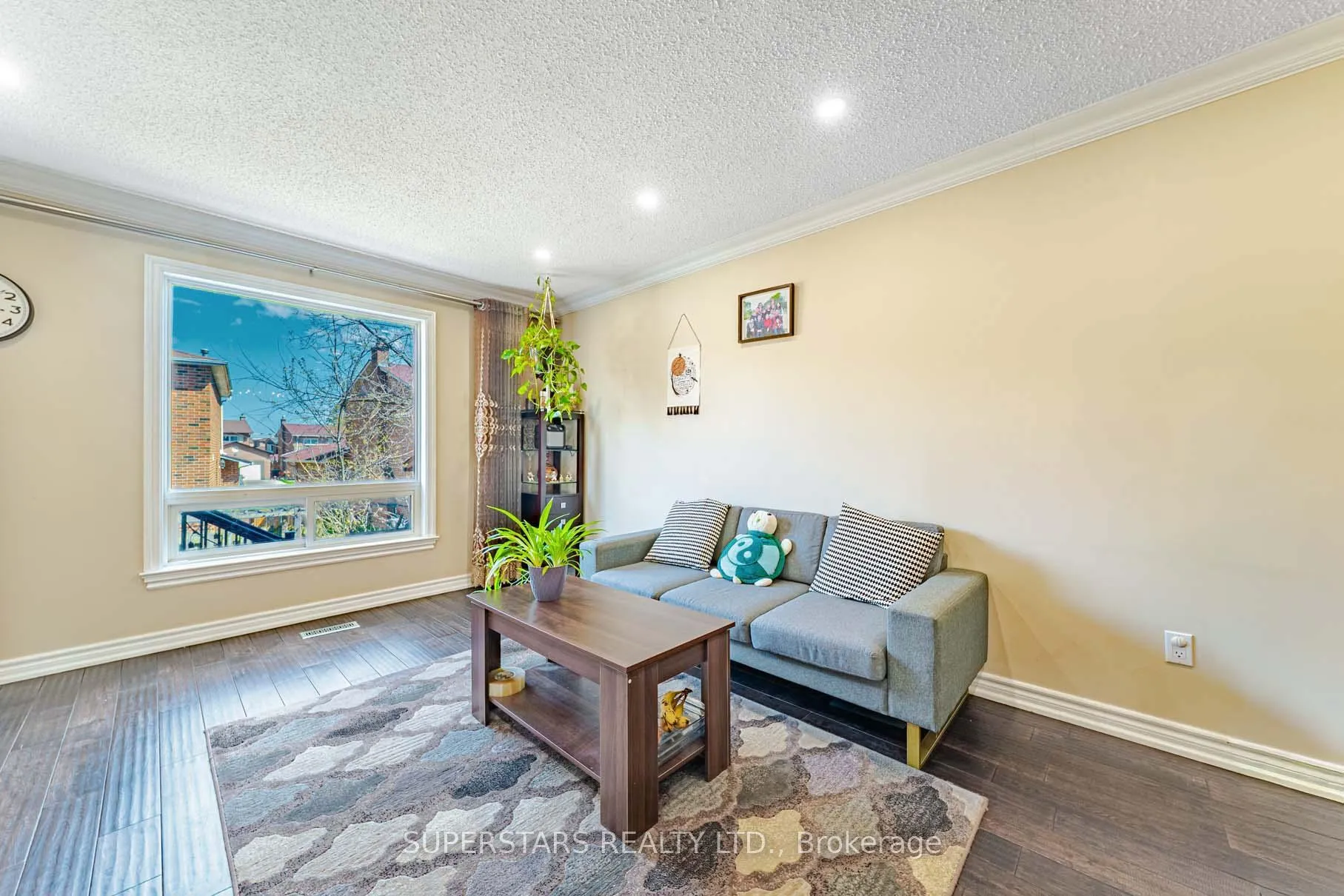 Photo 6 of 14 Kemsing Court, Markham, Milliken Mills West — HOMEH