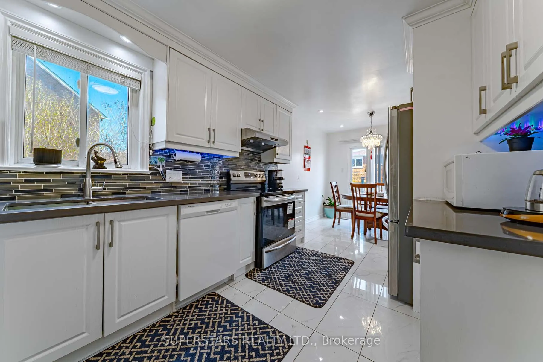Photo 10 of 14 Kemsing Court, Markham, Milliken Mills West — HOMEH