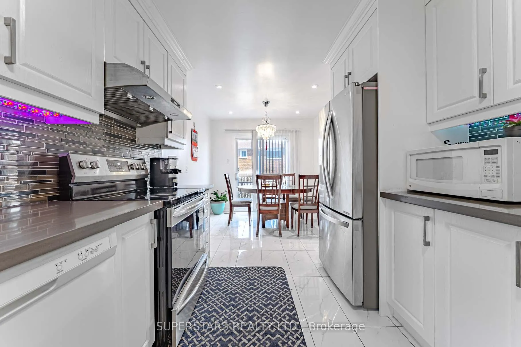 Photo 12 of 14 Kemsing Court, Markham, Milliken Mills West — HOMEH