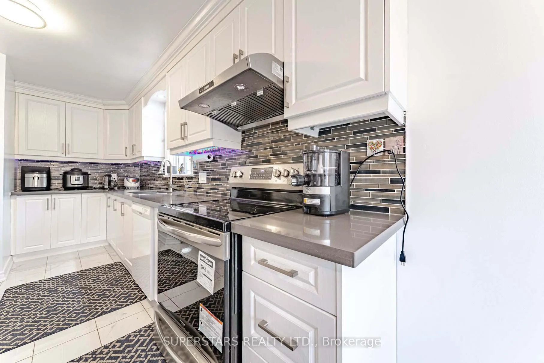 Photo 13 of 14 Kemsing Court, Markham, Milliken Mills West — HOMEH