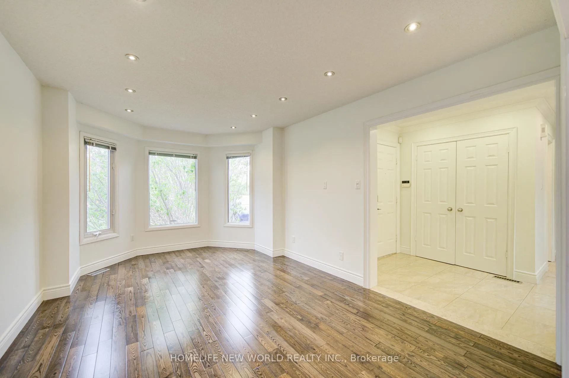 Photo 5 of 133 Stather Crescent, Markham, Milliken Mills East — HOMEH