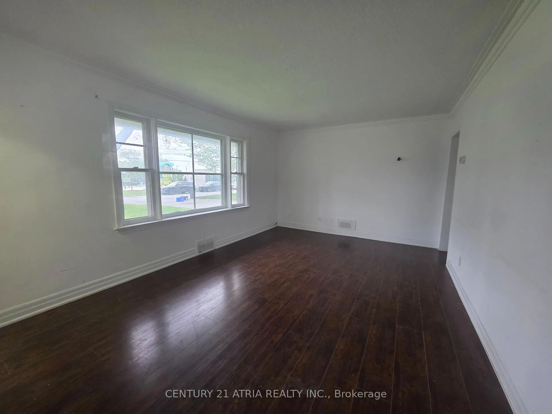 Photo 2 of Unit Main, 18 Grandview Avenue, Markham, Grandview — HOMEH