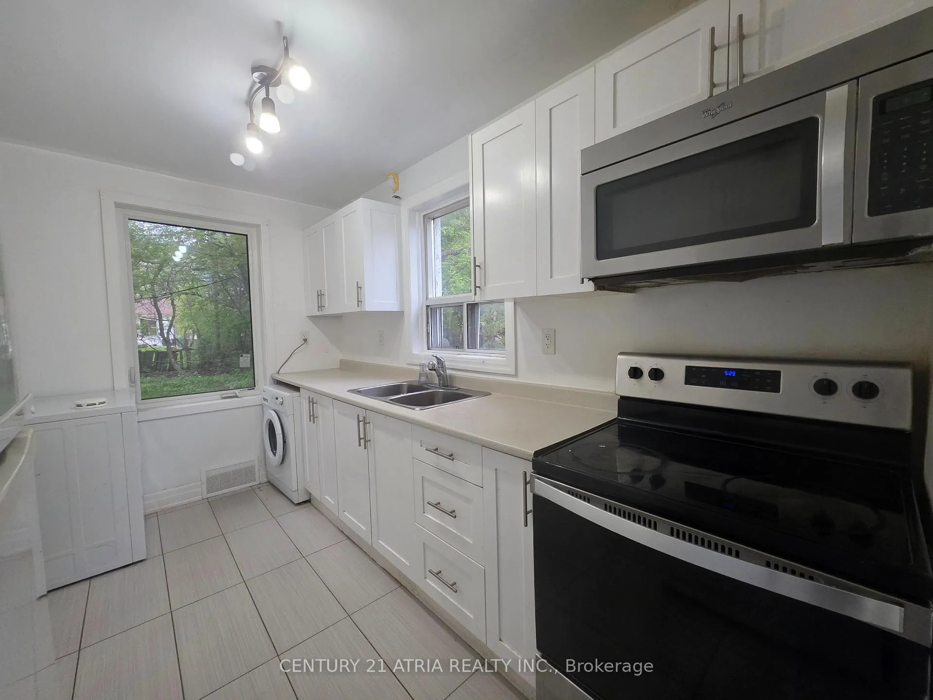 Photo 6 of Unit Main, 18 Grandview Avenue, Markham, Grandview — HOMEH