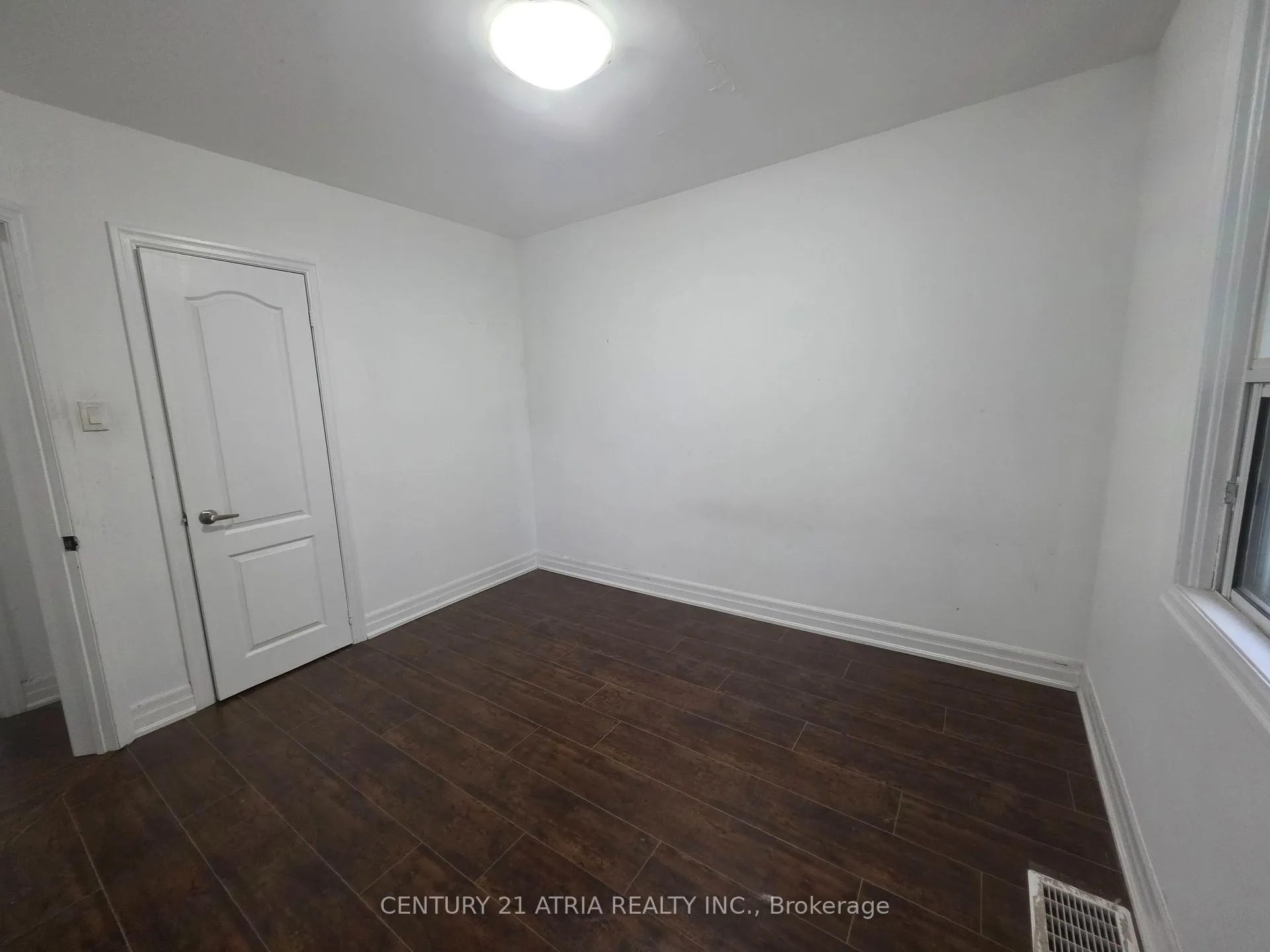 Photo 9 of Unit Main, 18 Grandview Avenue, Markham, Grandview — HOMEH