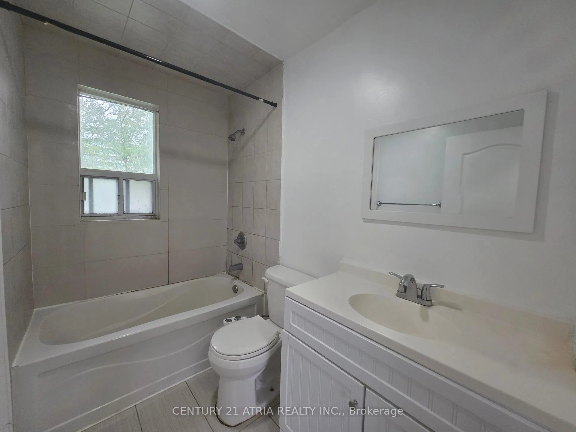 Photo 12 of Unit Main, 18 Grandview Avenue, Markham, Grandview — HOMEH
