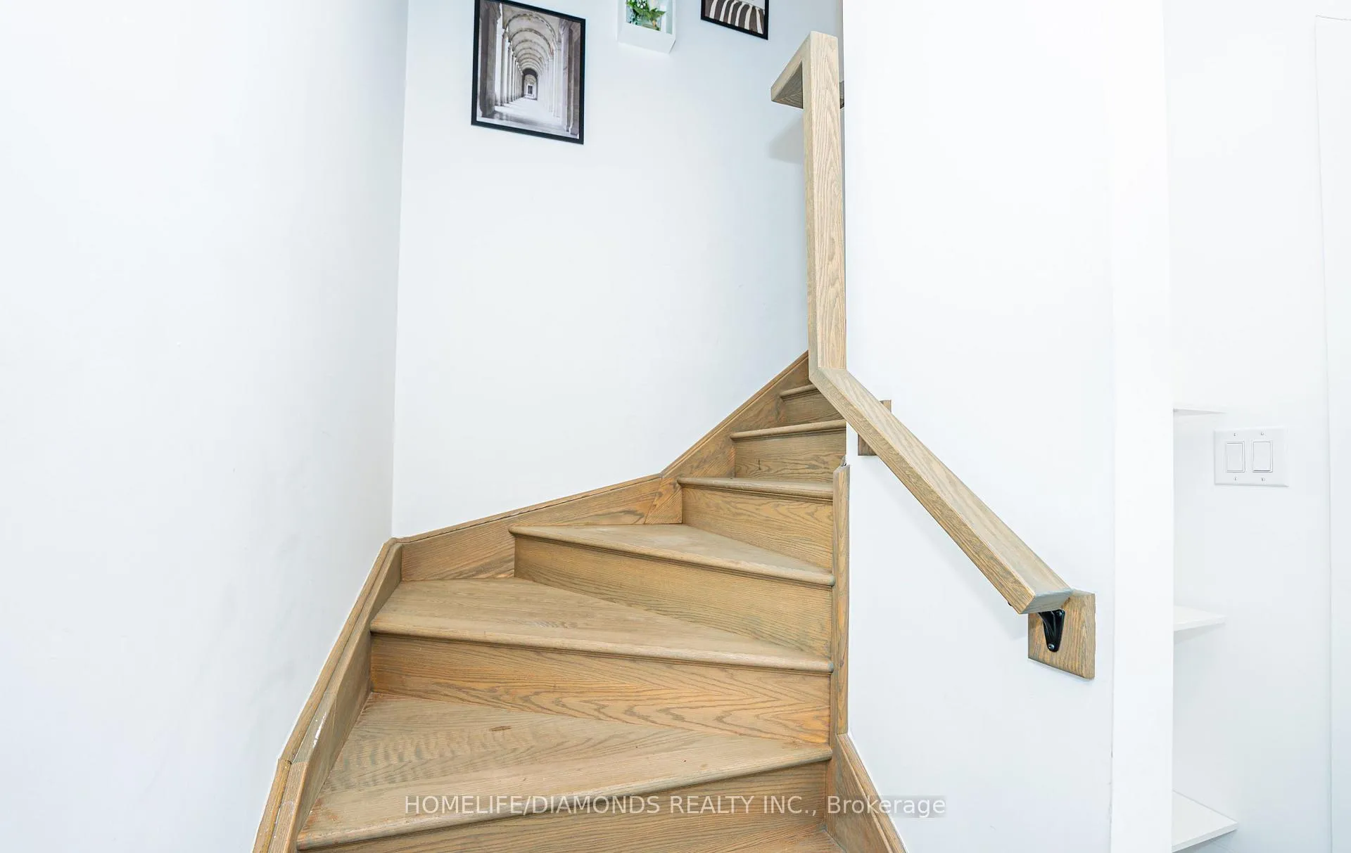Photo 3 of Unit 632, 4263 Fourth Avenue, Niagara Falls, Downtown — HOMEH