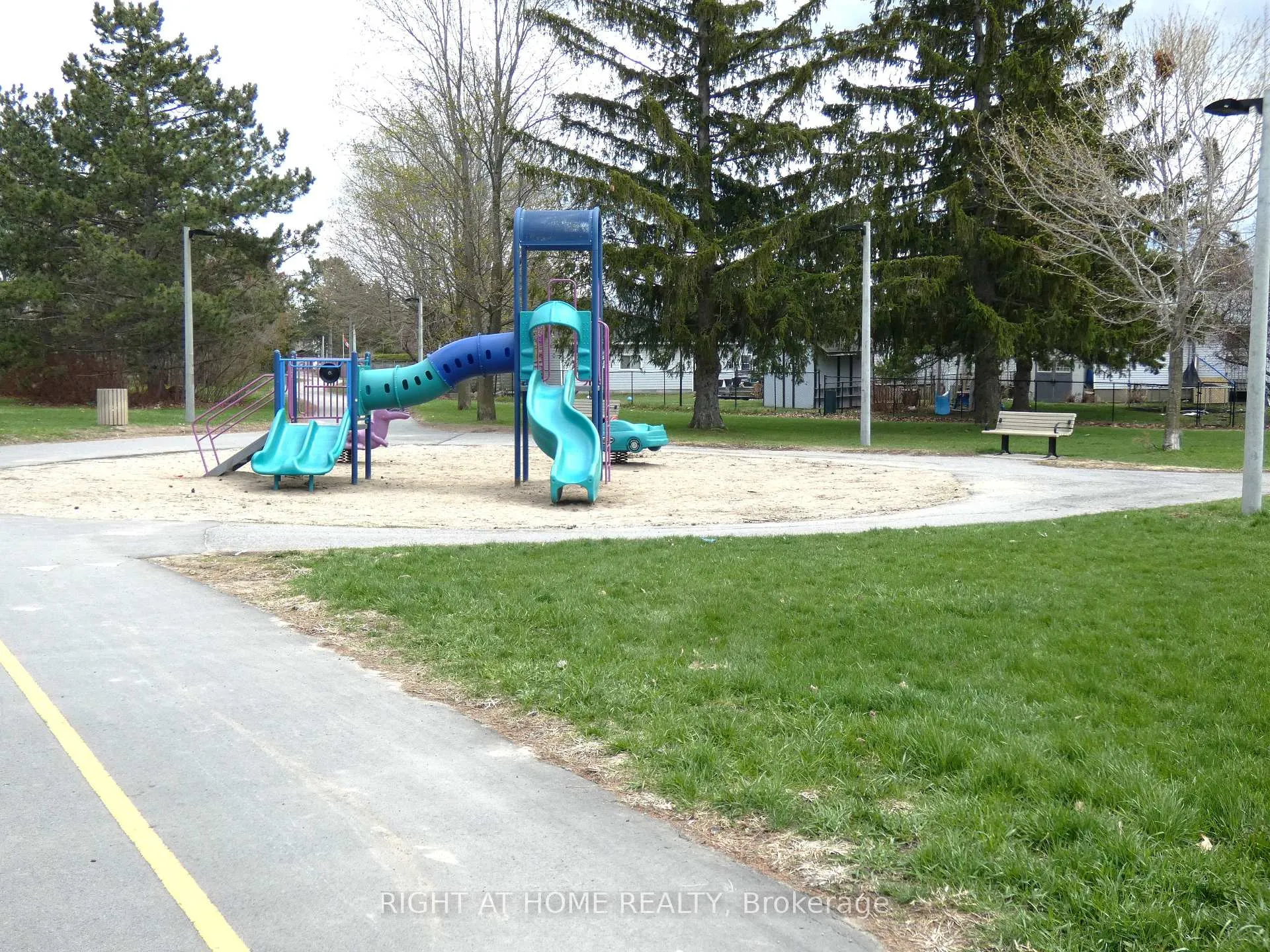 Photo 4 of 169 Castlefrank Road, Ottawa, Kanata - Glencairn/Hazeldean — HOMEH