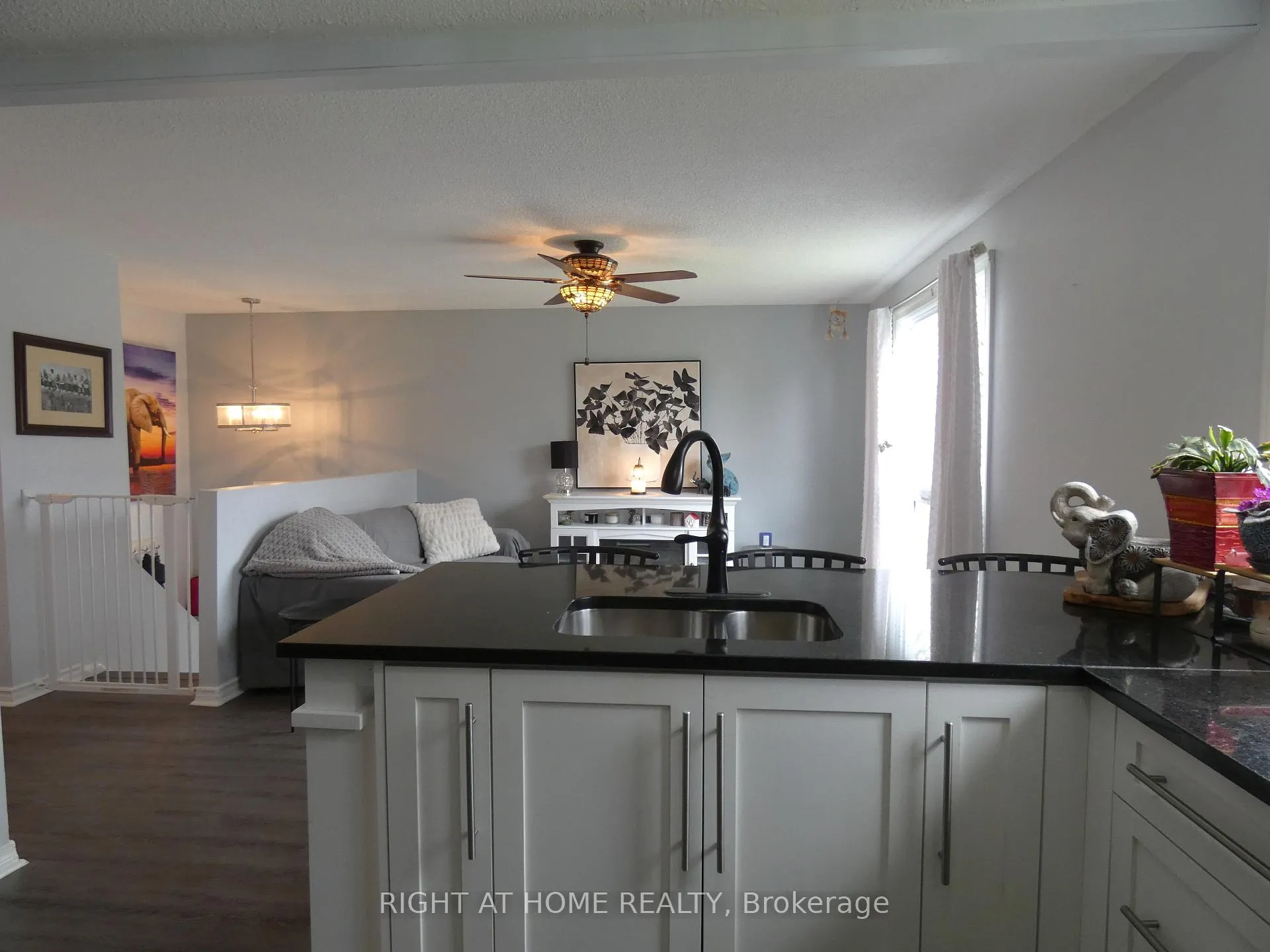 Photo 11 of 169 Castlefrank Road, Ottawa, Kanata - Glencairn/Hazeldean — HOMEH