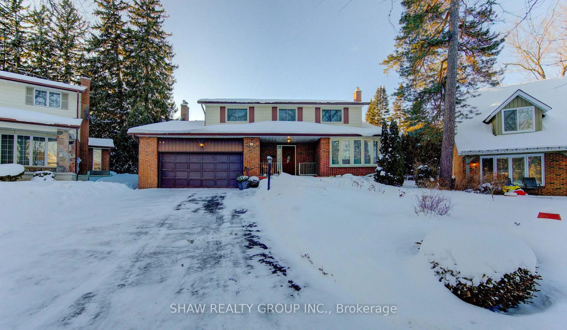 Photo 2 of 32 Brookview Court, Kitchener — HOMEH