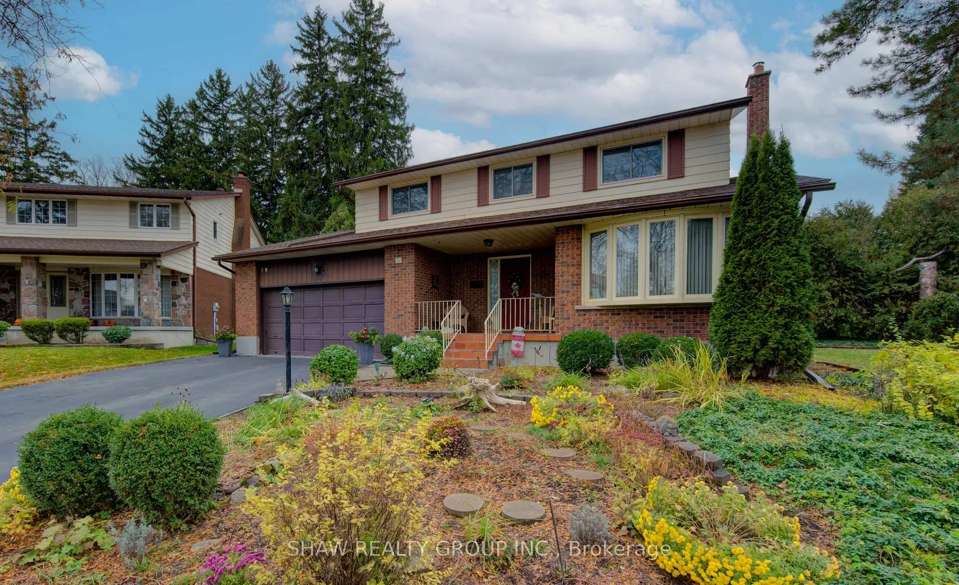 Photo 4 of 32 Brookview Court, Kitchener — HOMEH