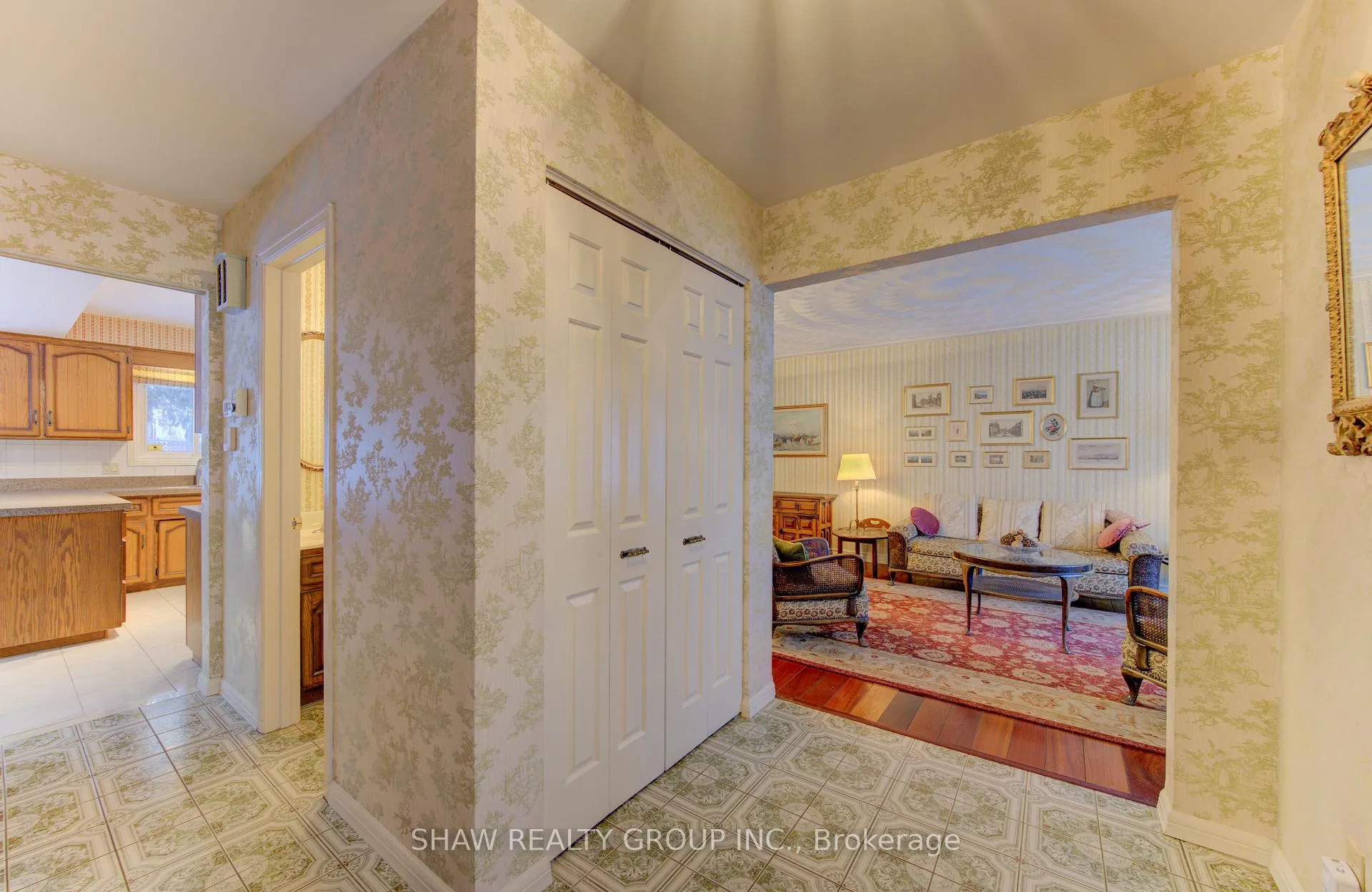 Photo 6 of 32 Brookview Court, Kitchener — HOMEH
