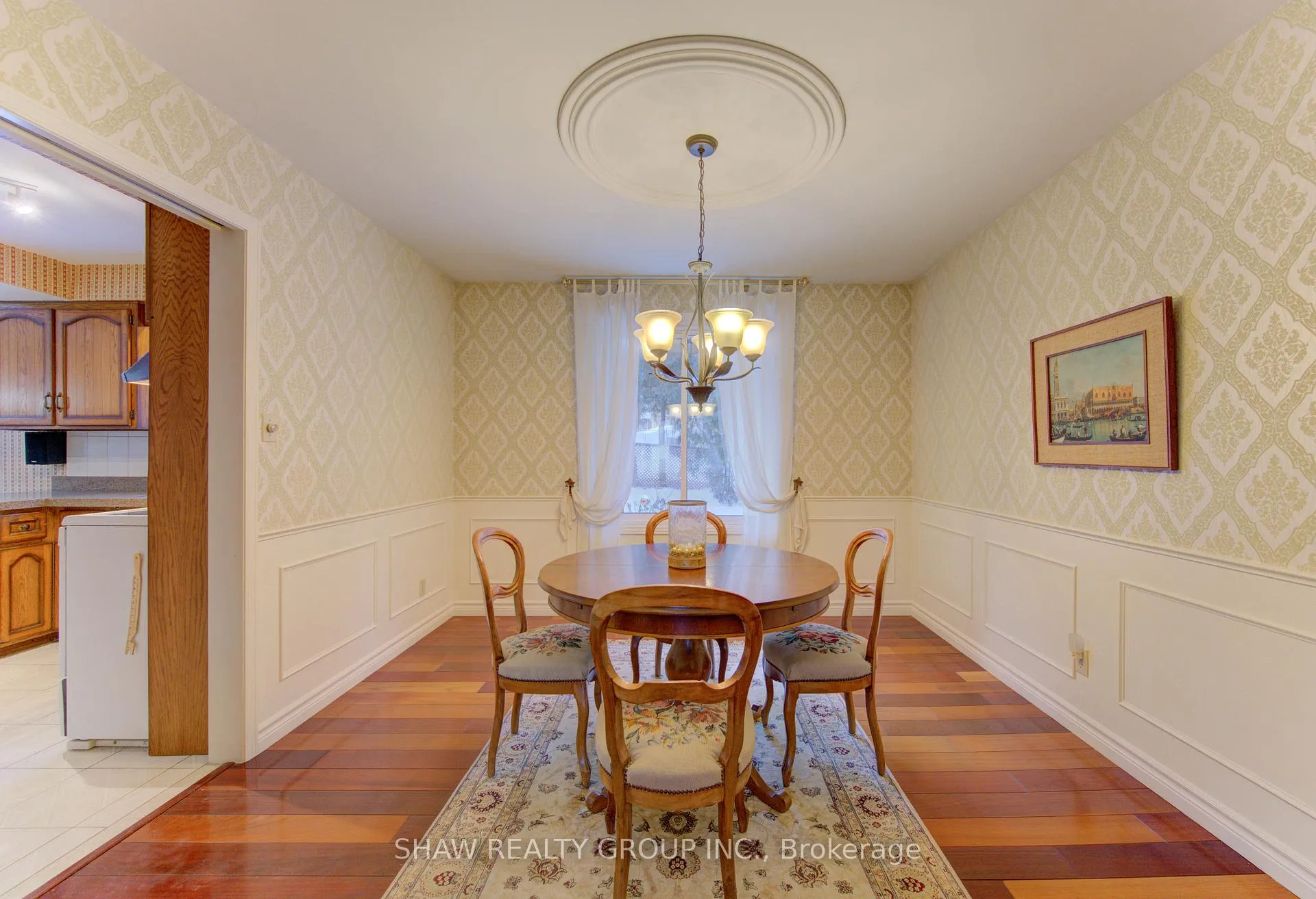 Photo 11 of 32 Brookview Court, Kitchener — HOMEH