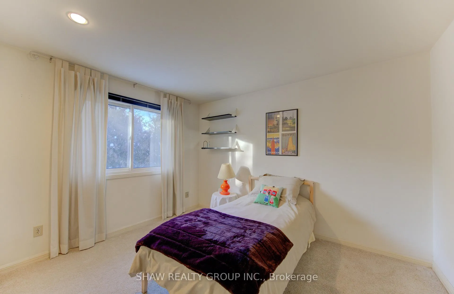 Photo 20 of 32 Brookview Court, Kitchener — HOMEH