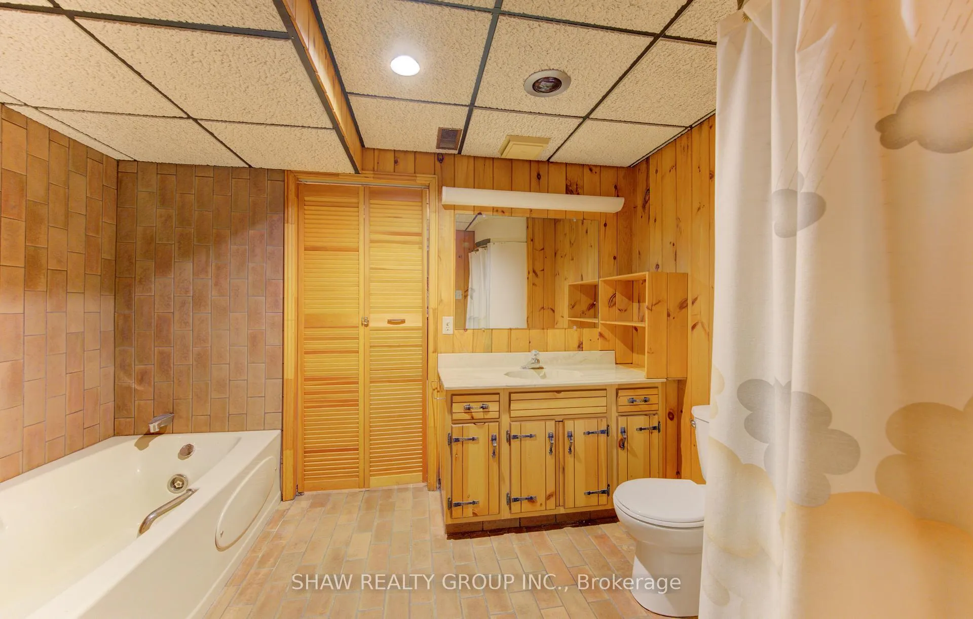 Photo 33 of 32 Brookview Court, Kitchener — HOMEH