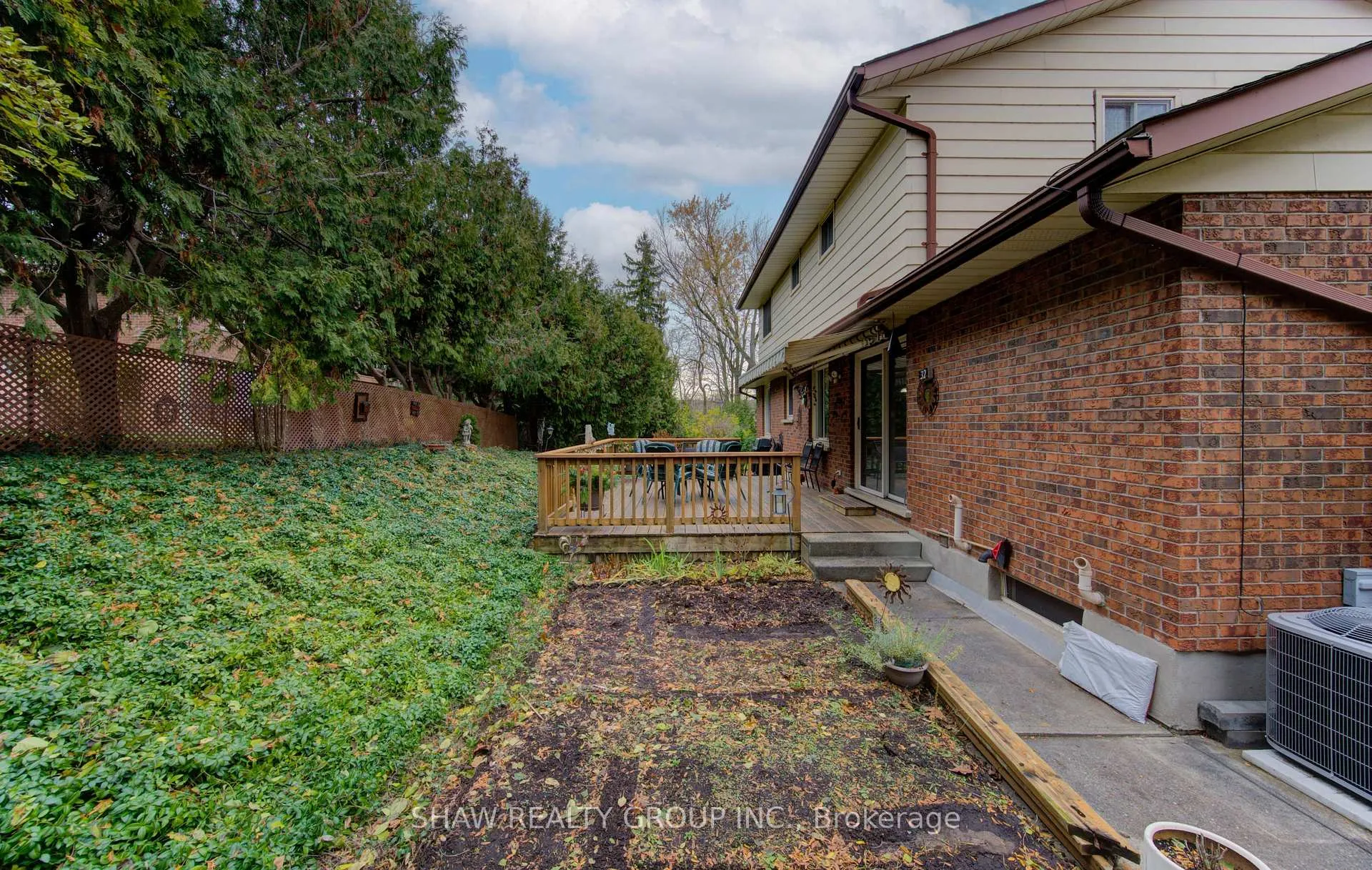 Photo 36 of 32 Brookview Court, Kitchener — HOMEH