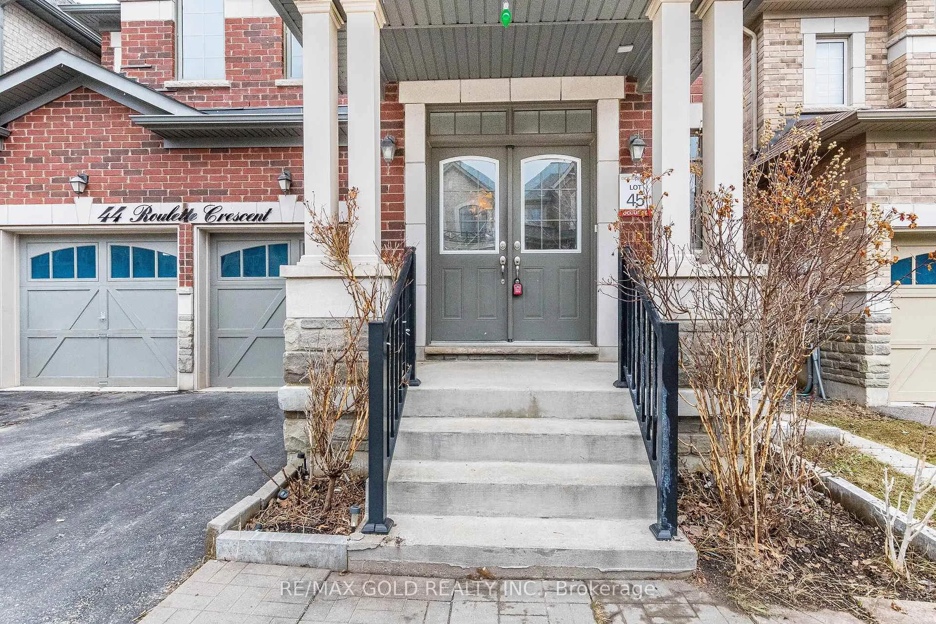 Photo 2 of 44 Roulette Crescent, Brampton, Northwest Brampton — HOMEH