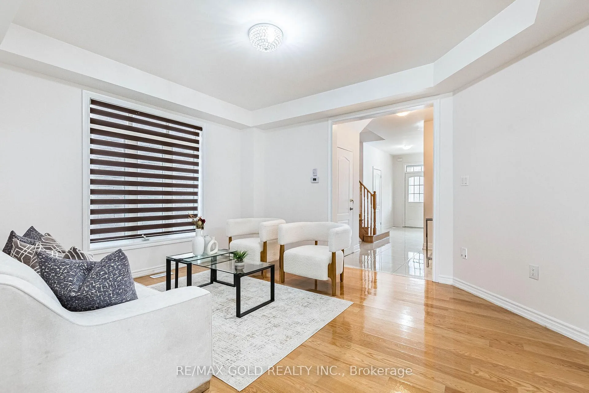Photo 6 of 44 Roulette Crescent, Brampton, Northwest Brampton — HOMEH