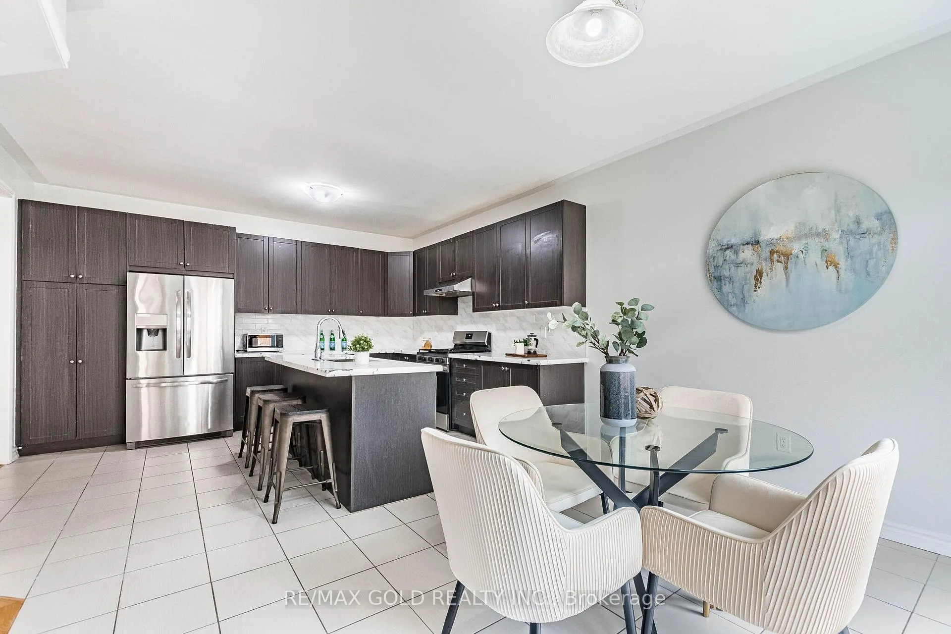 Photo 12 of 44 Roulette Crescent, Brampton, Northwest Brampton — HOMEH