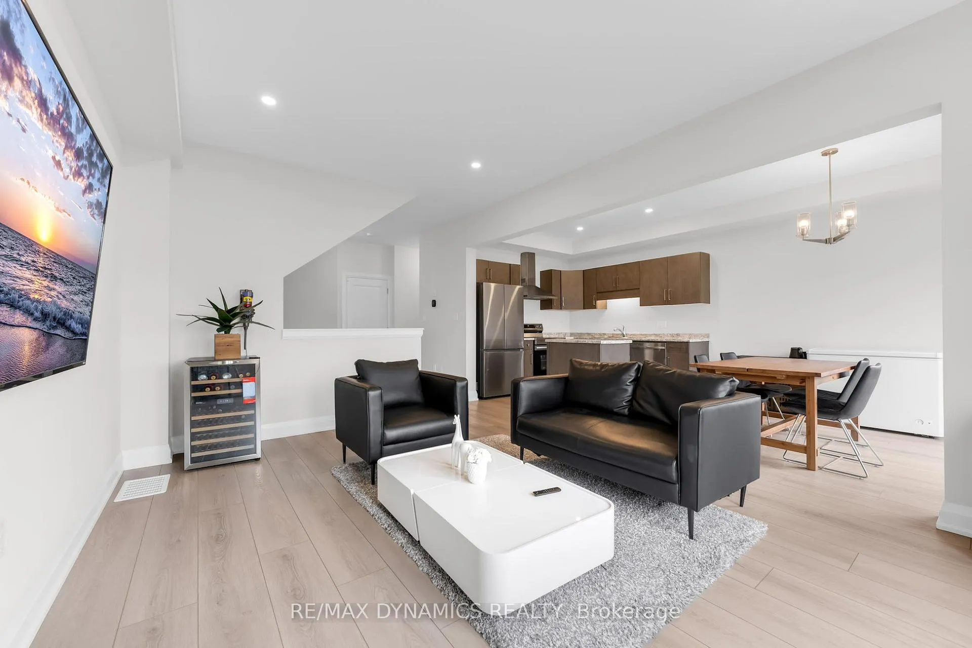 Photo 5 of Unit 110, 4552 Portage Road, Niagara Falls, Cherrywood — HOMEH