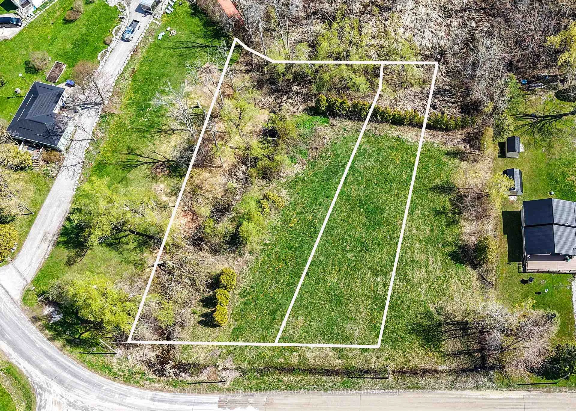 Photo 2 of 4132 Fountain Drive, Ramara, Atherley — HOMEH