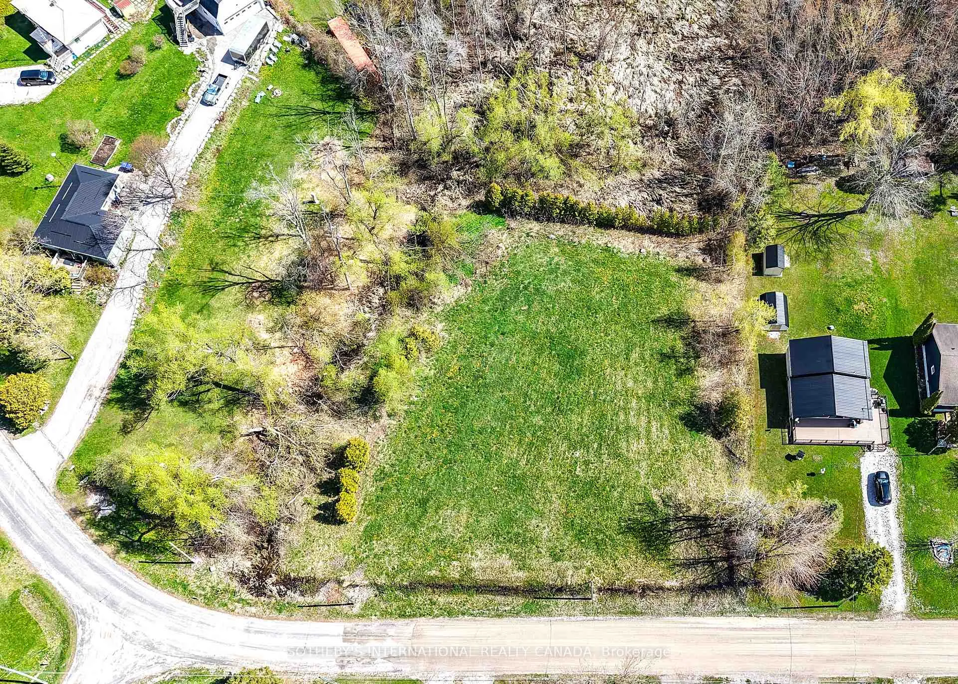 Photo 3 of 4132 Fountain Drive, Ramara, Atherley — HOMEH