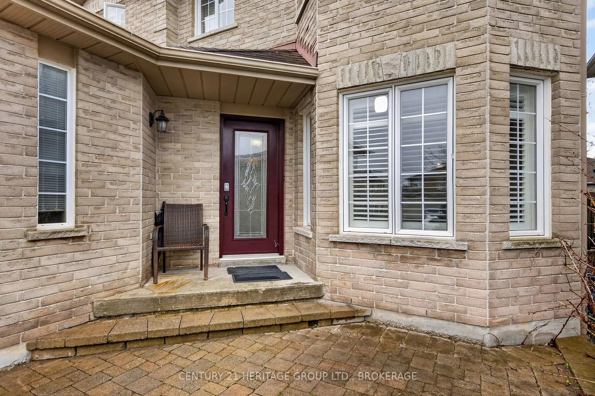 Photo 4 of 30 Lang Drive, Barrie, Northwest — HOMEH