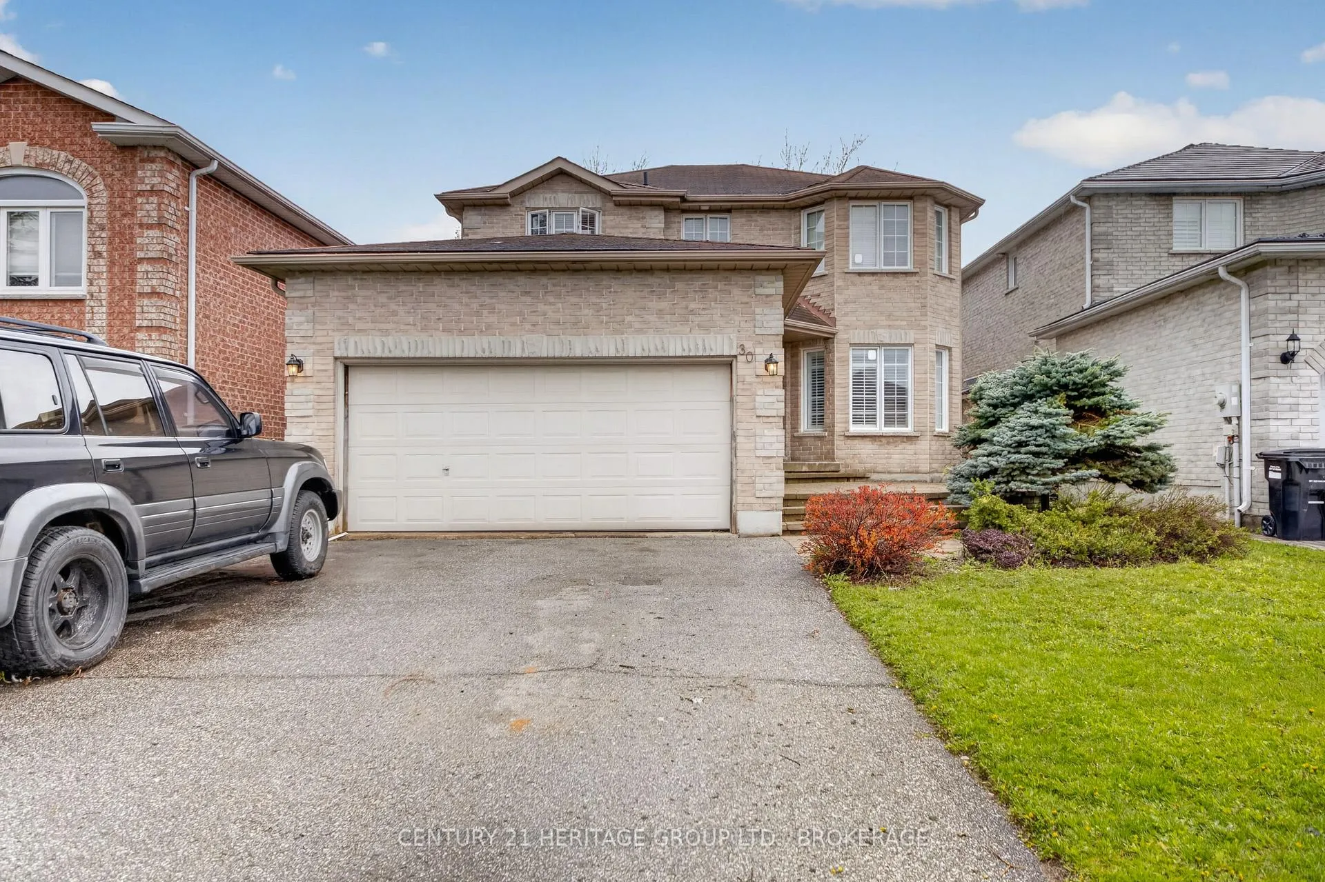Photo 5 of 30 Lang Drive, Barrie, Northwest — HOMEH