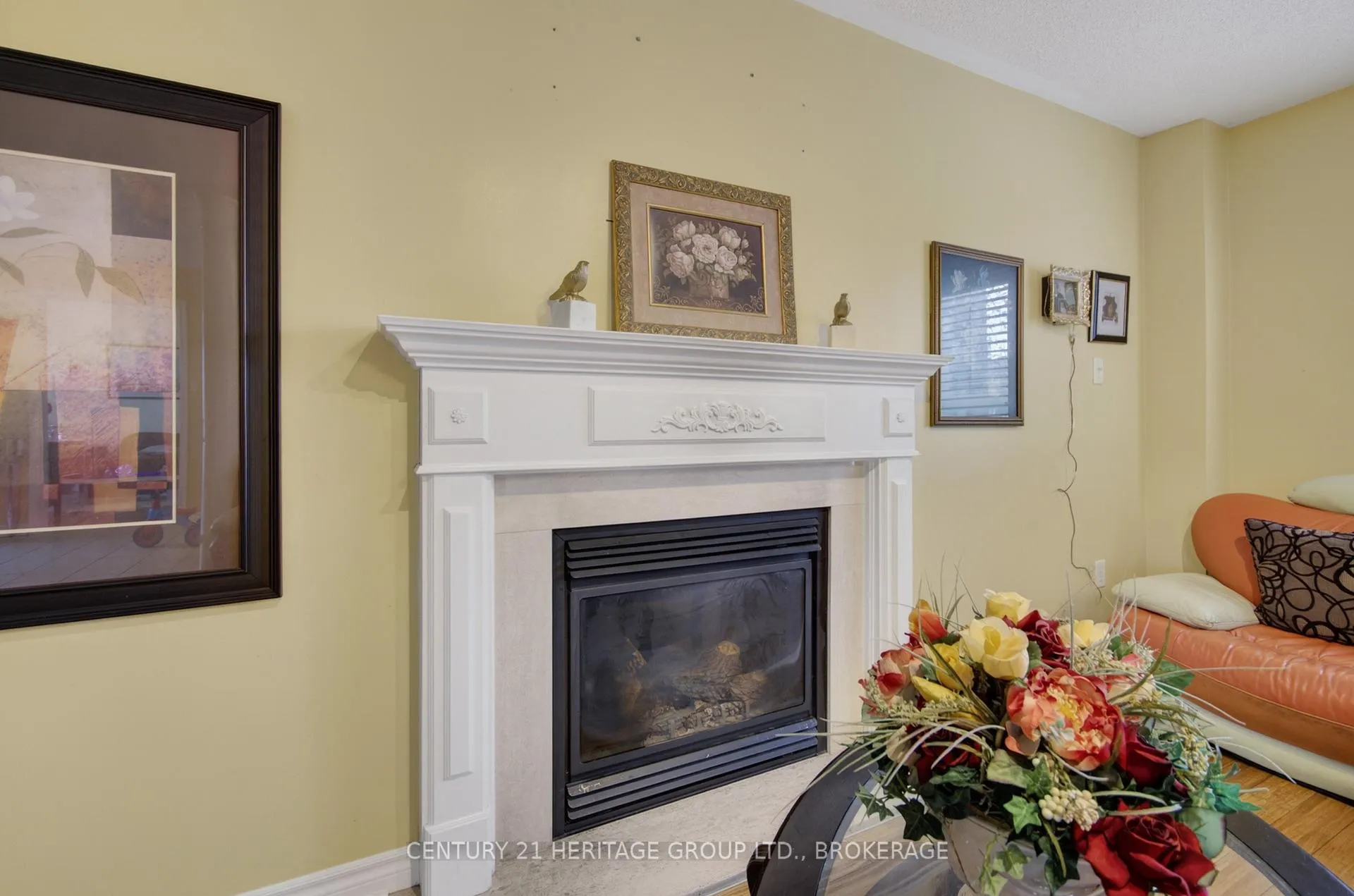 Photo 10 of 30 Lang Drive, Barrie, Northwest — HOMEH
