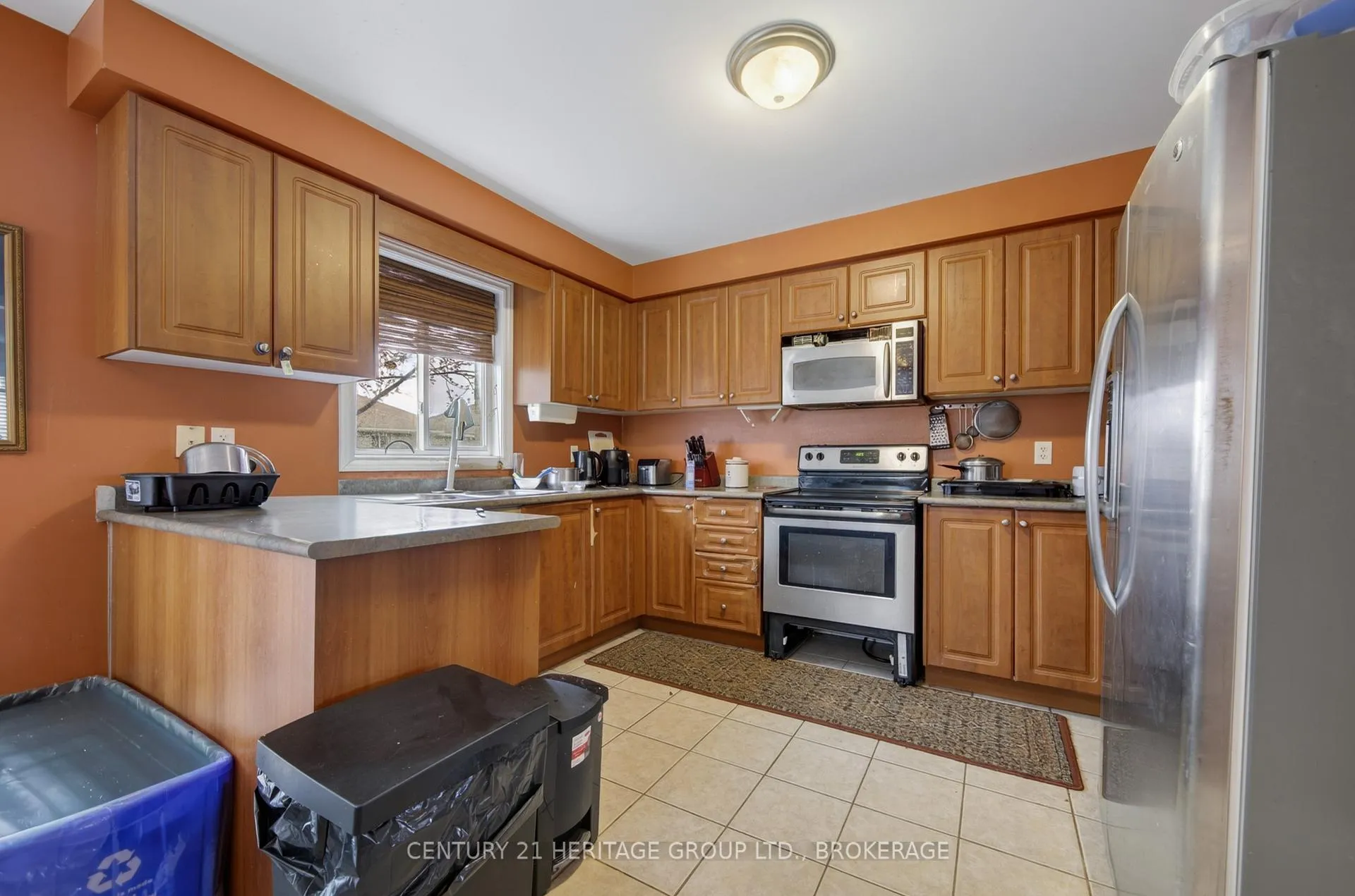 Photo 16 of 30 Lang Drive, Barrie, Northwest — HOMEH