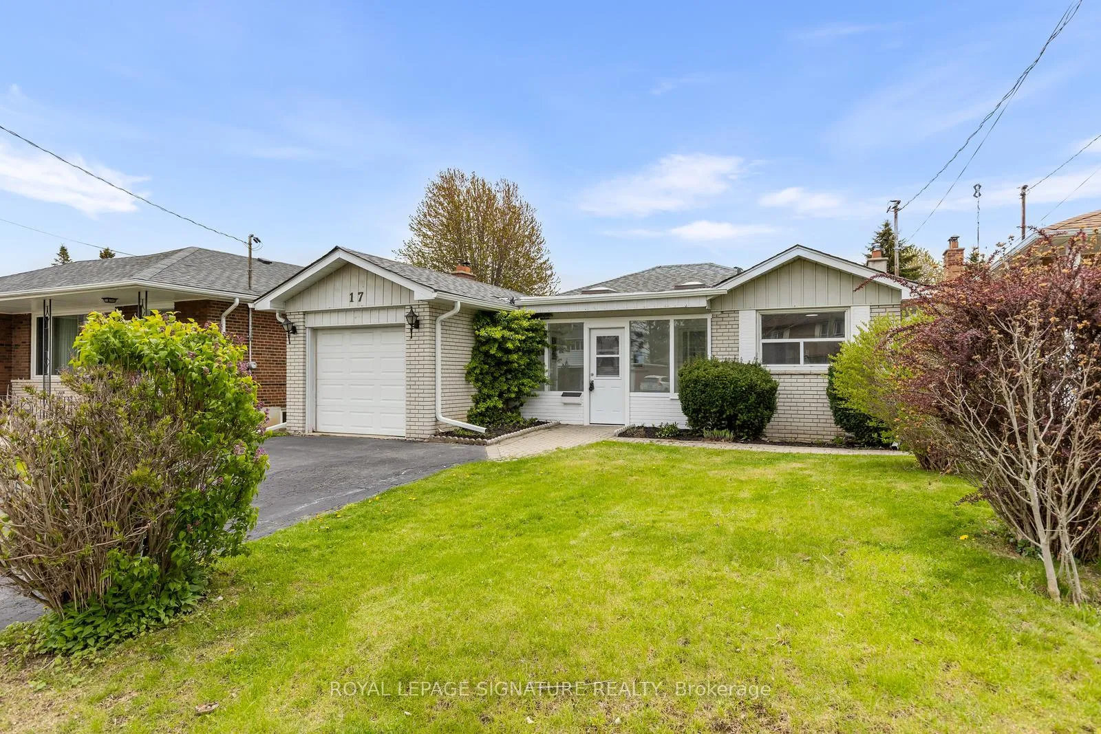 Photo 3 of 17 Norfield Crescent, Etobicoke, Elms-Old Rexdale — HOMEH