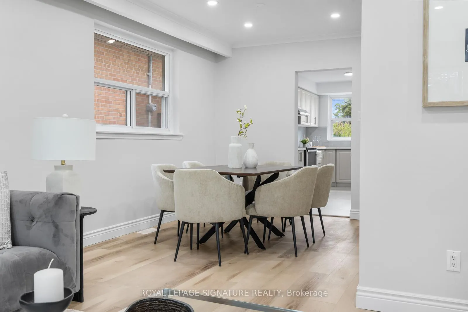 Photo 8 of 17 Norfield Crescent, Etobicoke, Elms-Old Rexdale — HOMEH