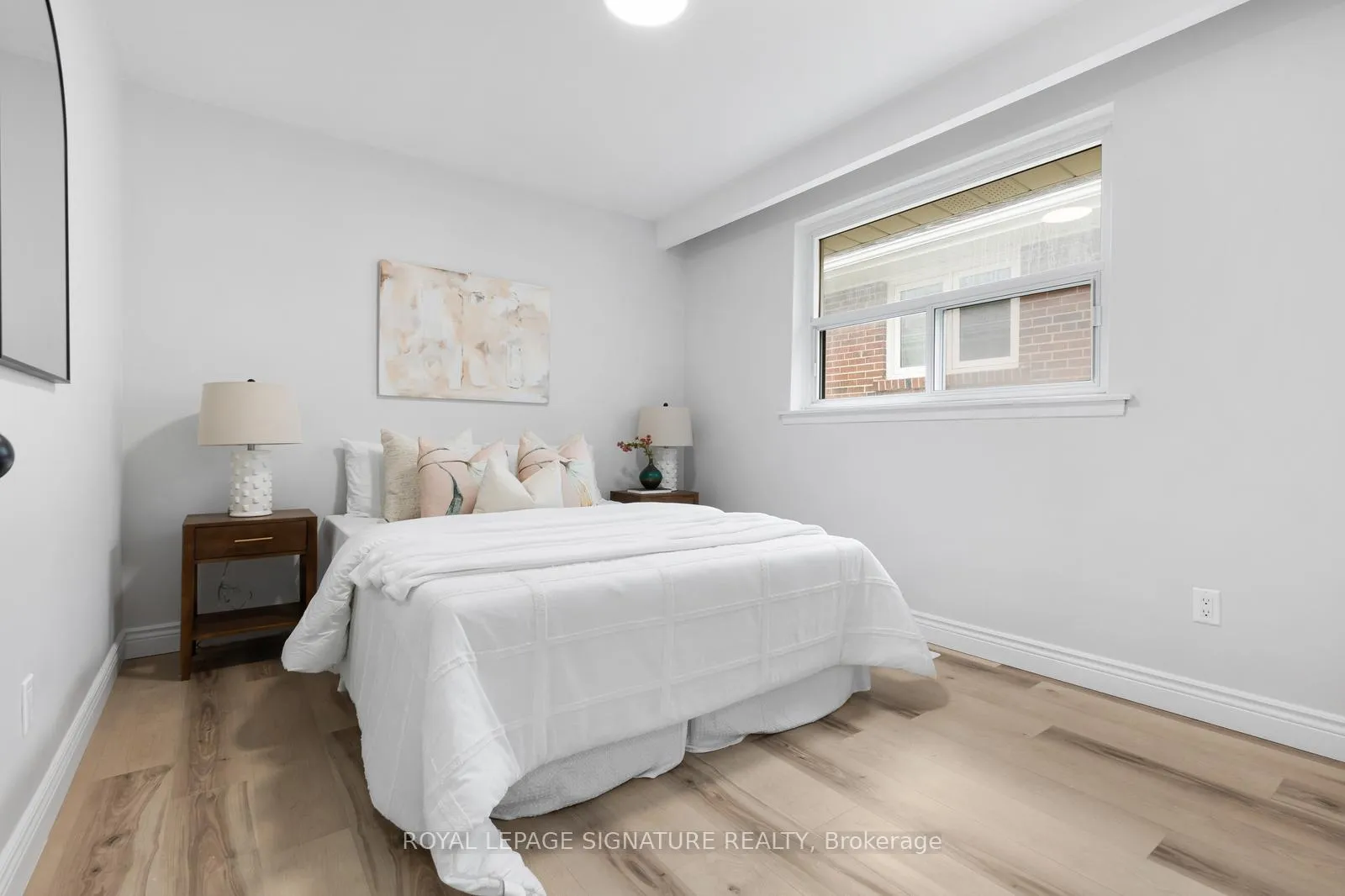 Photo 13 of 17 Norfield Crescent, Etobicoke, Elms-Old Rexdale — HOMEH