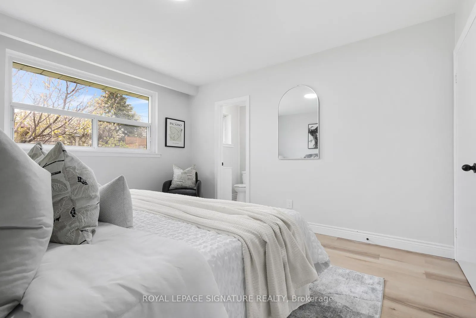 Photo 18 of 17 Norfield Crescent, Etobicoke, Elms-Old Rexdale — HOMEH