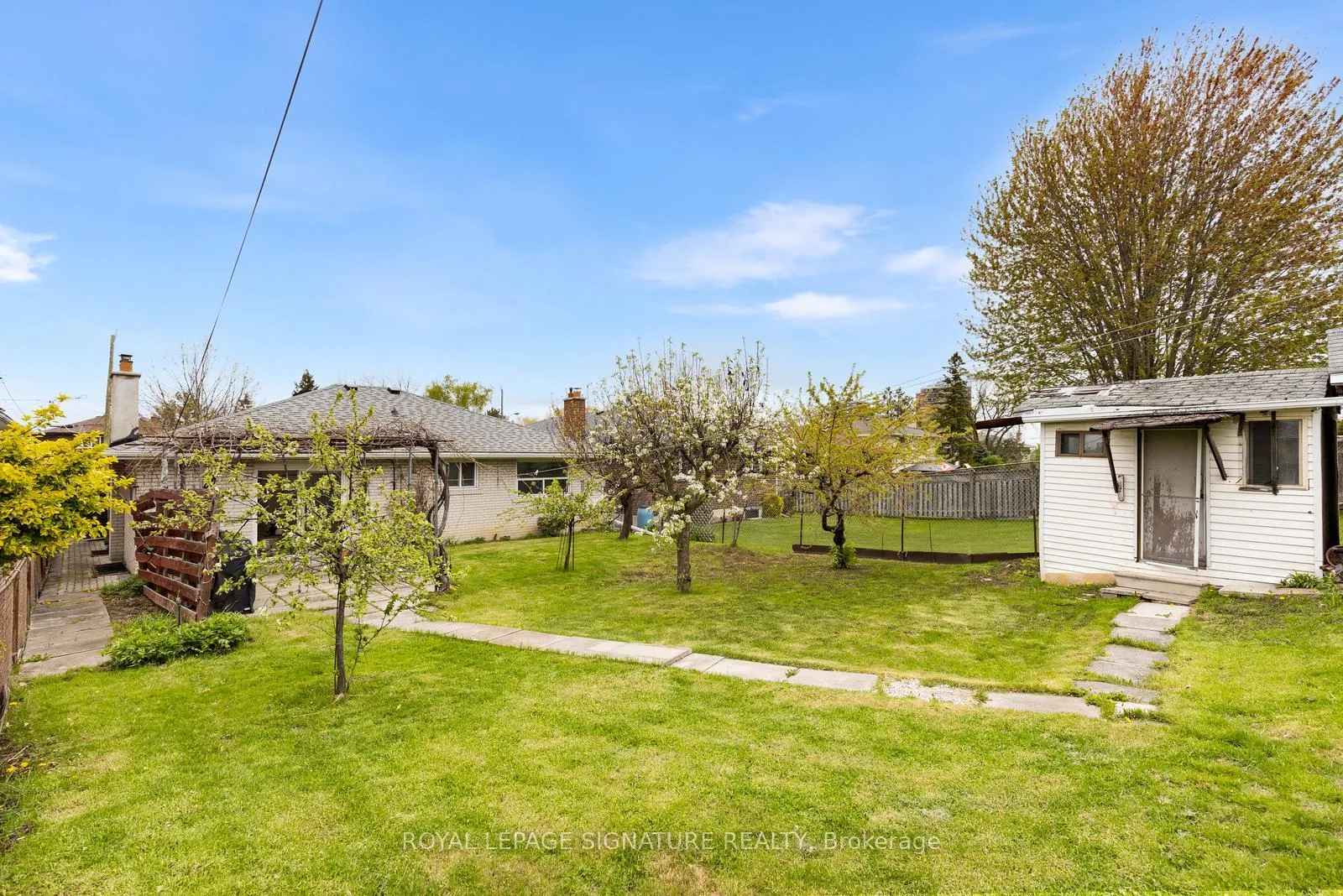 Photo 33 of 17 Norfield Crescent, Etobicoke, Elms-Old Rexdale — HOMEH