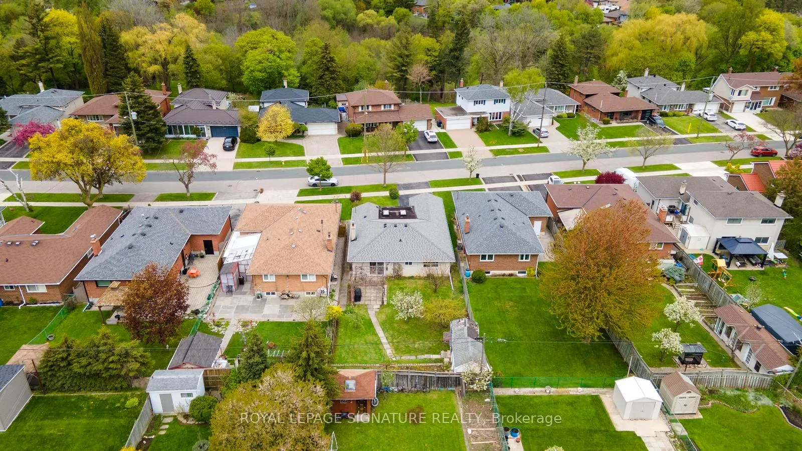 Photo 37 of 17 Norfield Crescent, Etobicoke, Elms-Old Rexdale — HOMEH
